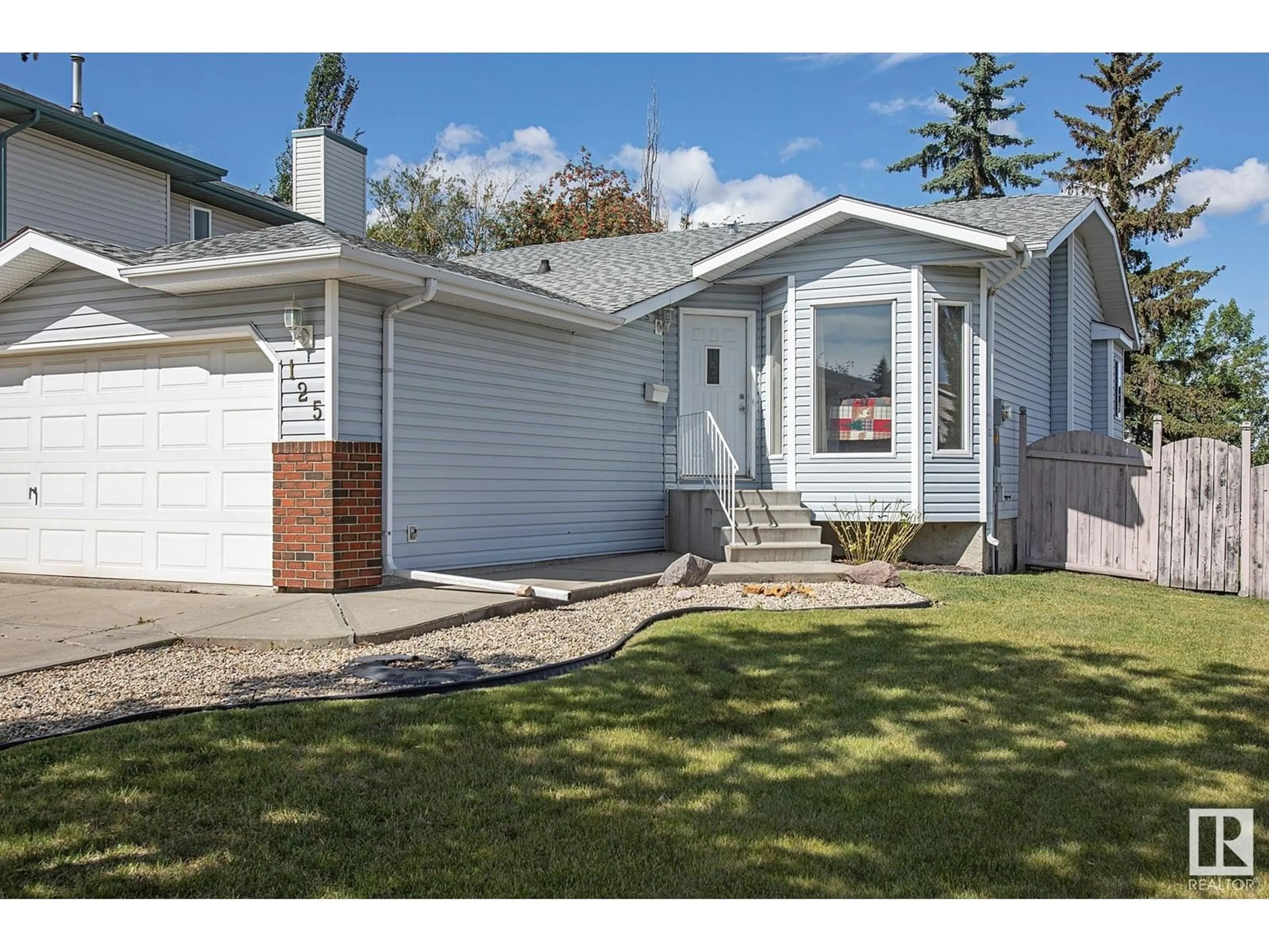 Frontside or backside of a home, cottage for 125 REGENCY DR, Sherwood Park Alberta T8A5R9