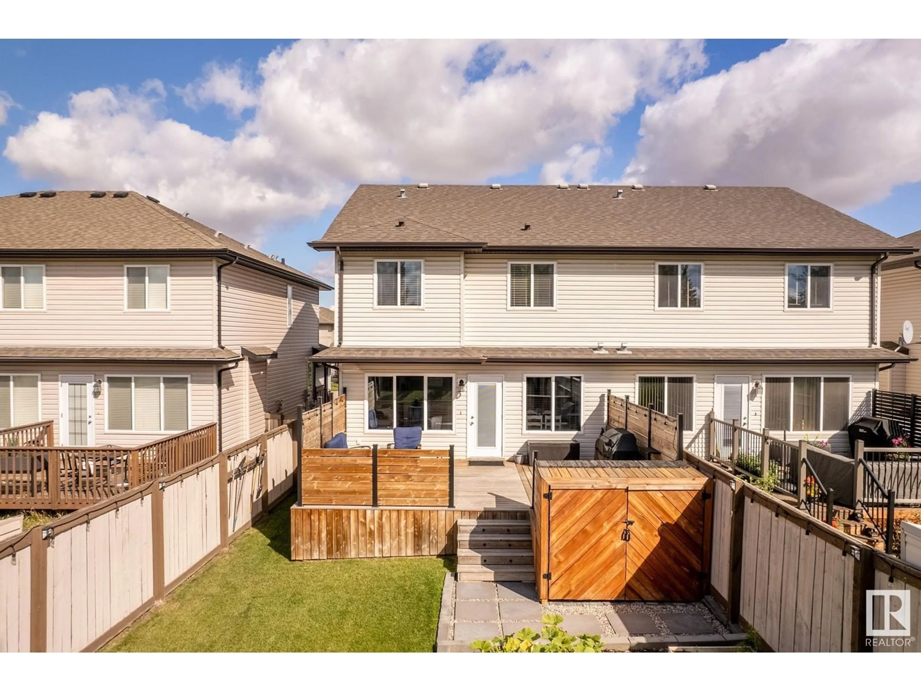 Fenced yard for 6089 SUNBROOK LD, Sherwood Park Alberta T8H0J7