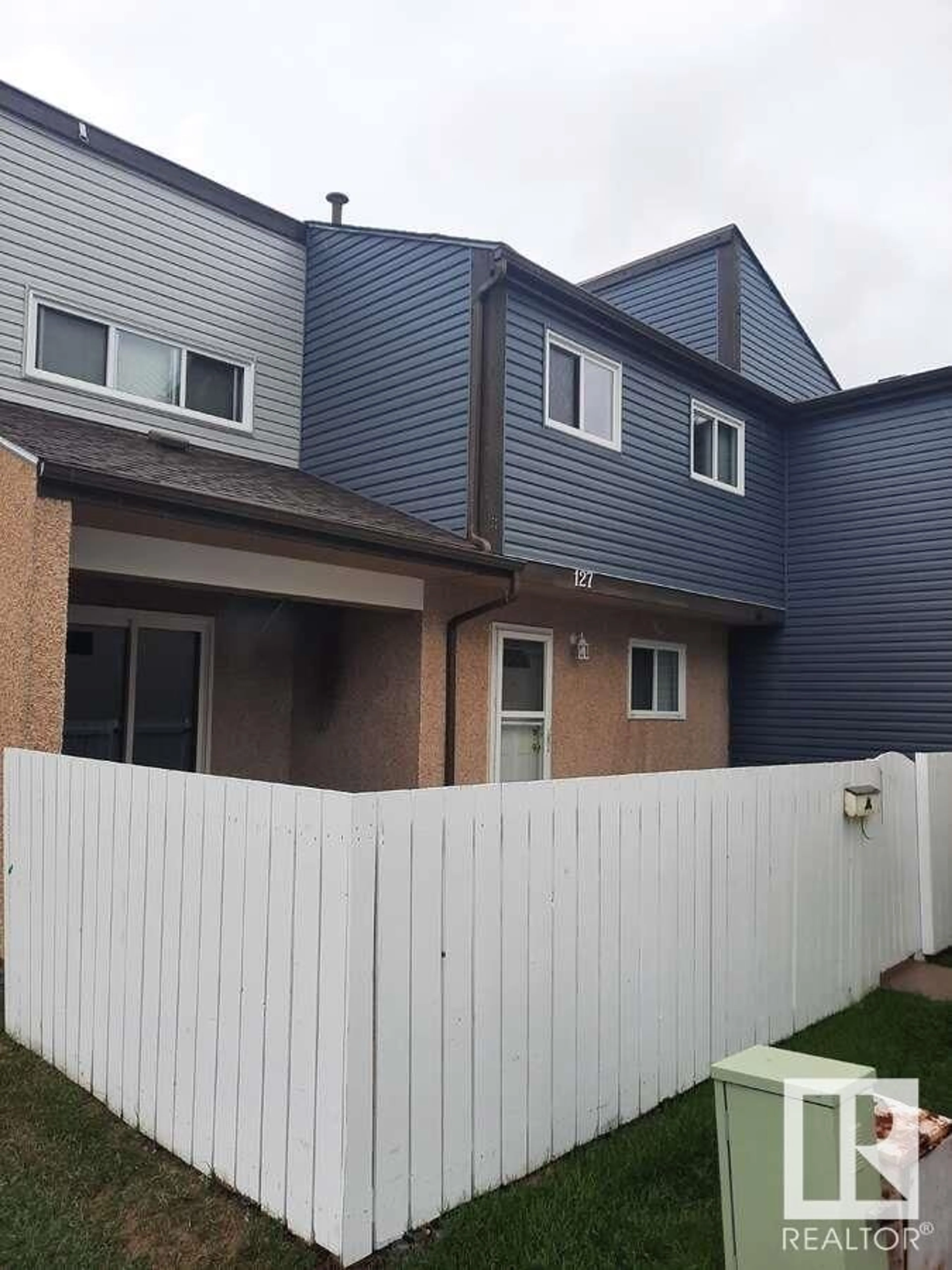 A pic from exterior of the house or condo for 127 KASKITAYO CO NW, Edmonton Alberta T6J3T3