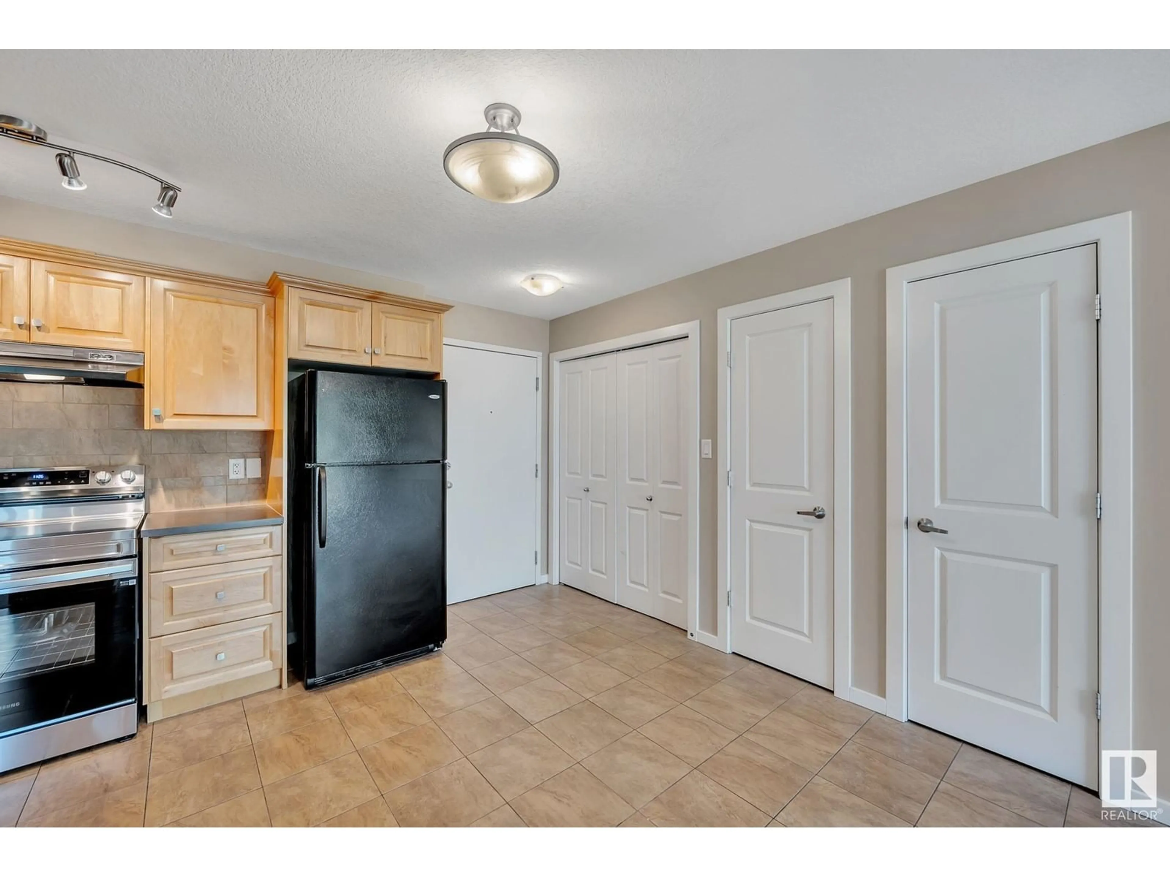 Standard kitchen for #304 11935 106ST NW, Edmonton Alberta T5G2R4