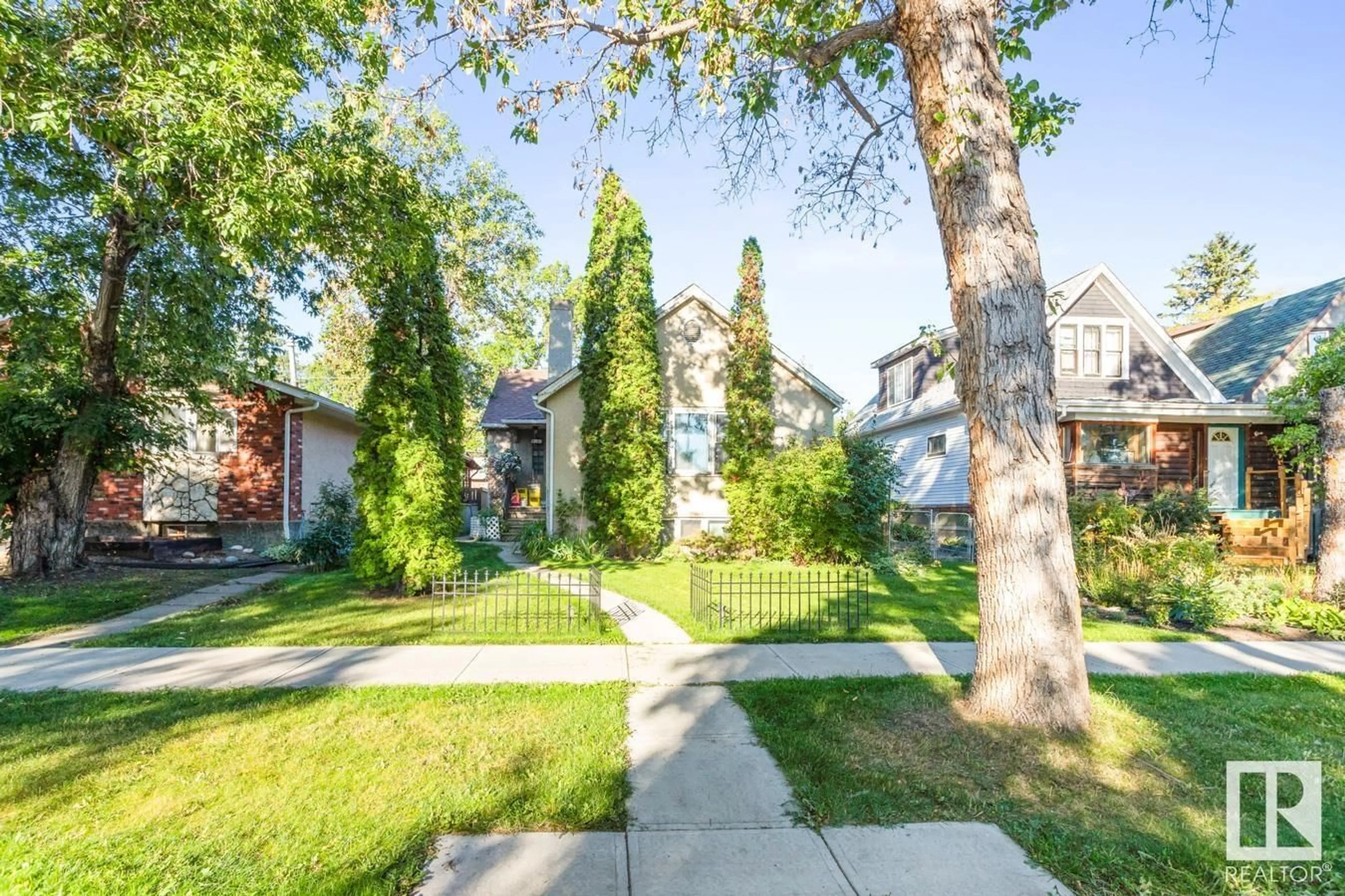 A pic from exterior of the house or condo, the street view for 10910 122 ST NW, Edmonton Alberta T5M0A8