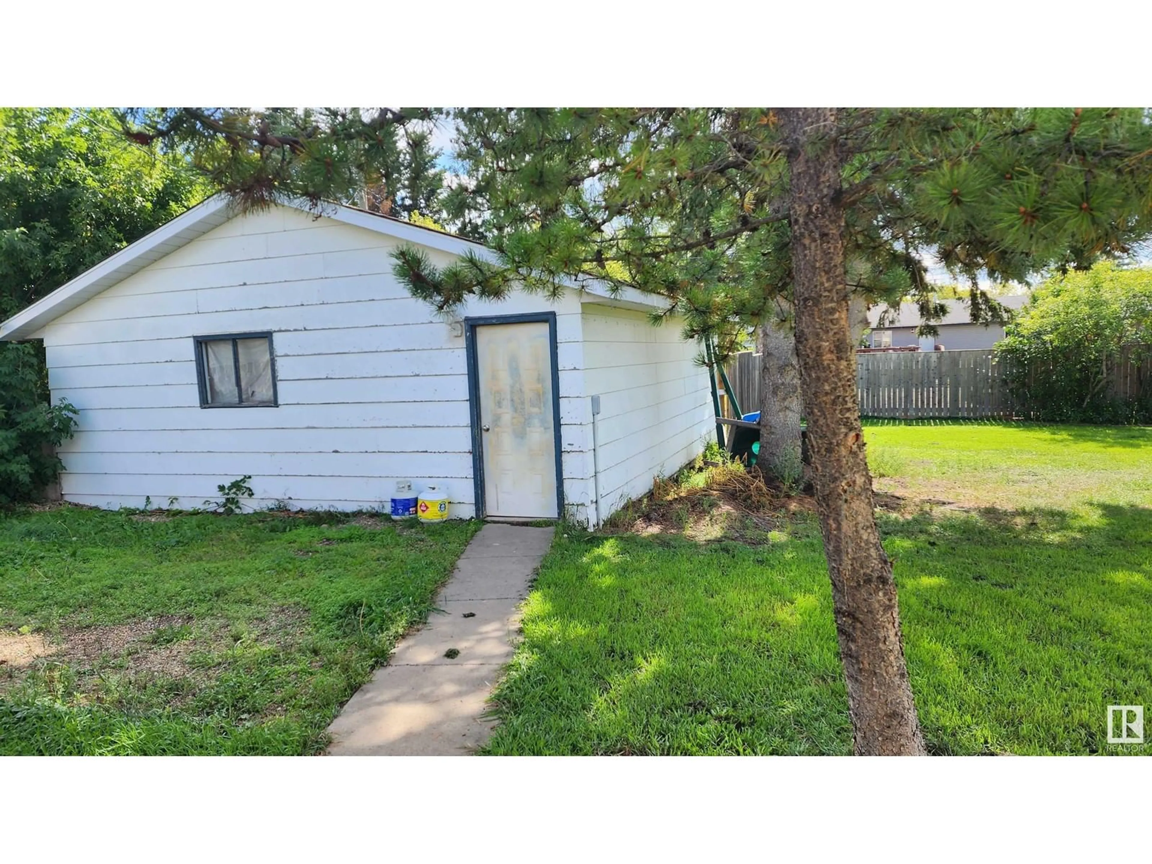 Shed for 5217 49 AV, Elk Point Alberta T0A1A0