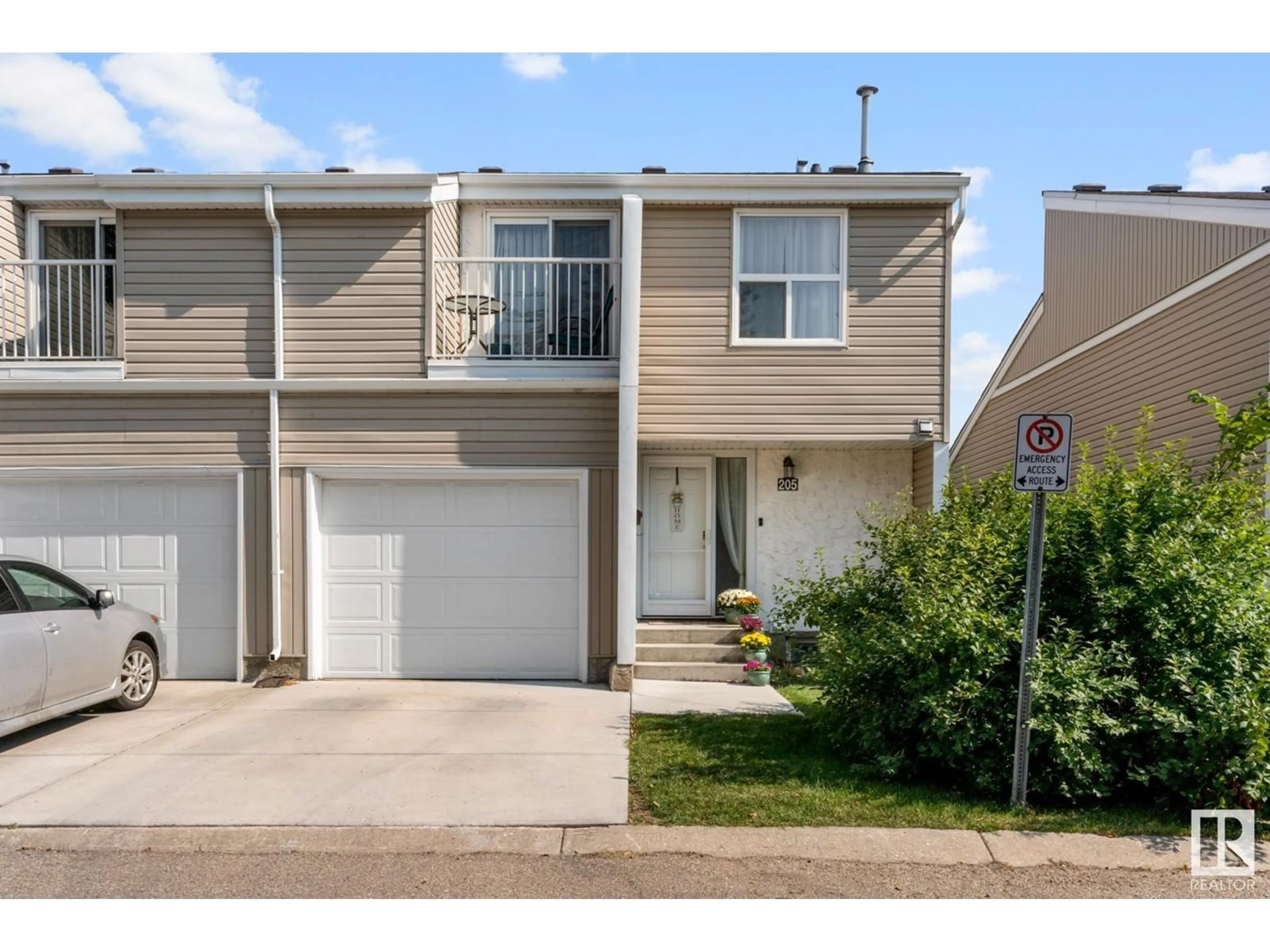 A pic from exterior of the house or condo for 205 CHATEAU PL NW, Edmonton Alberta T5T1V3