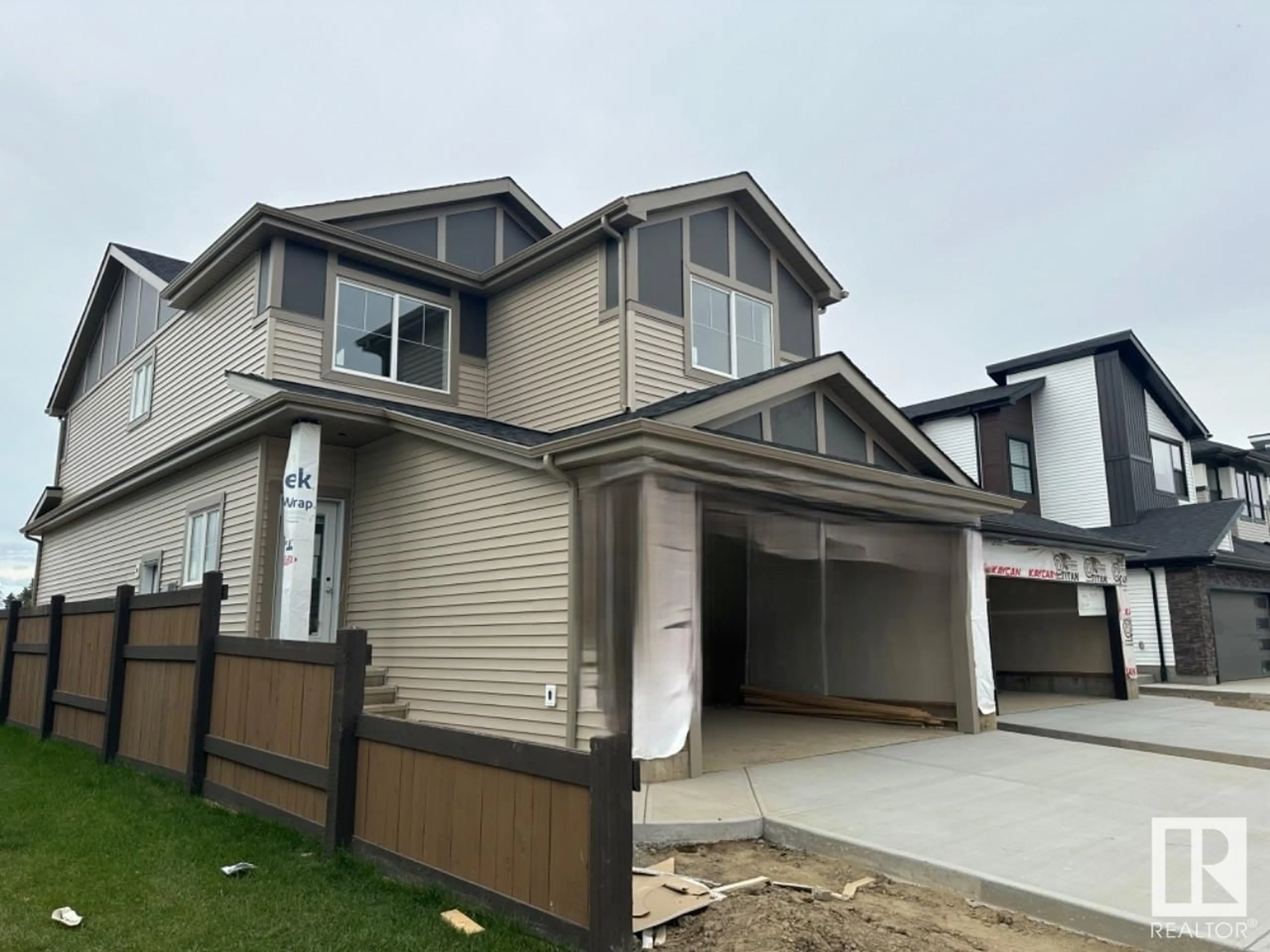 Frontside or backside of a home, cottage for 657 KINGLET BV NW, Edmonton Alberta T5S0S7