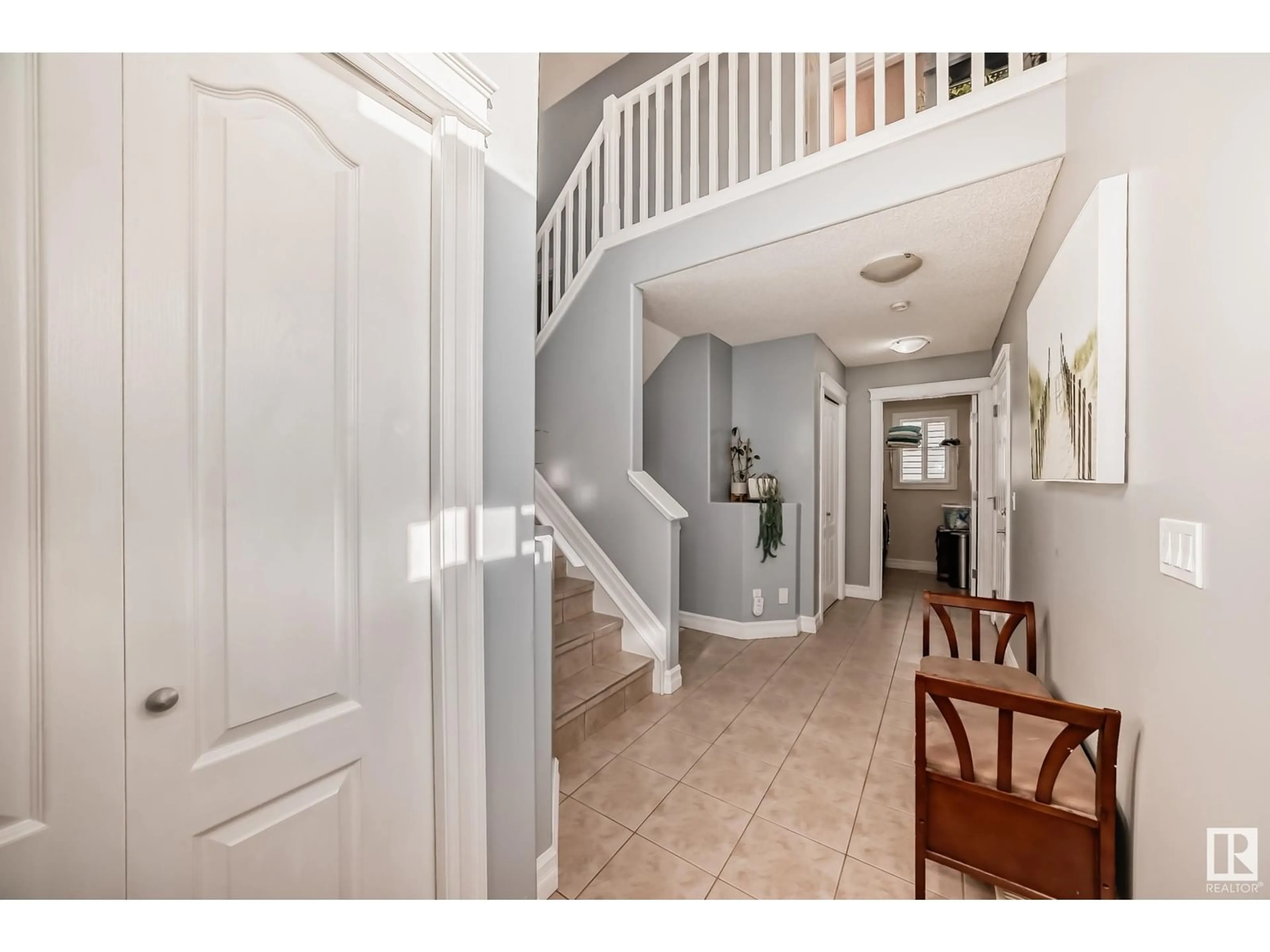 Indoor entryway, wood floors for 1367 117 SW, Edmonton Alberta T6W0E6