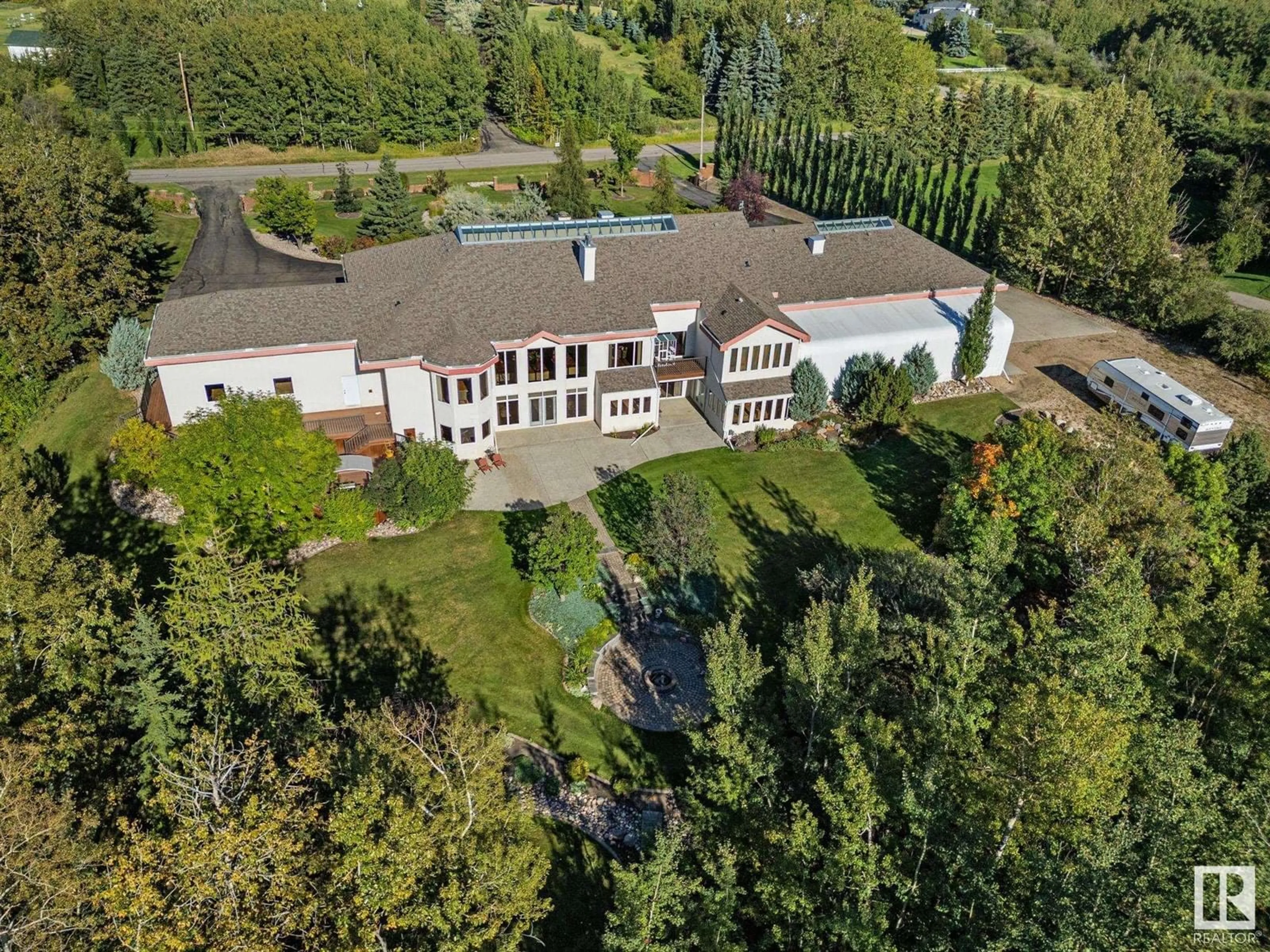 A pic from outside/outdoor area/front of a property/back of a property/a pic from drone, unknown for 397 RGE ROAD 231 RGE ROAD, Rural Strathcona County Alberta T8B1A8