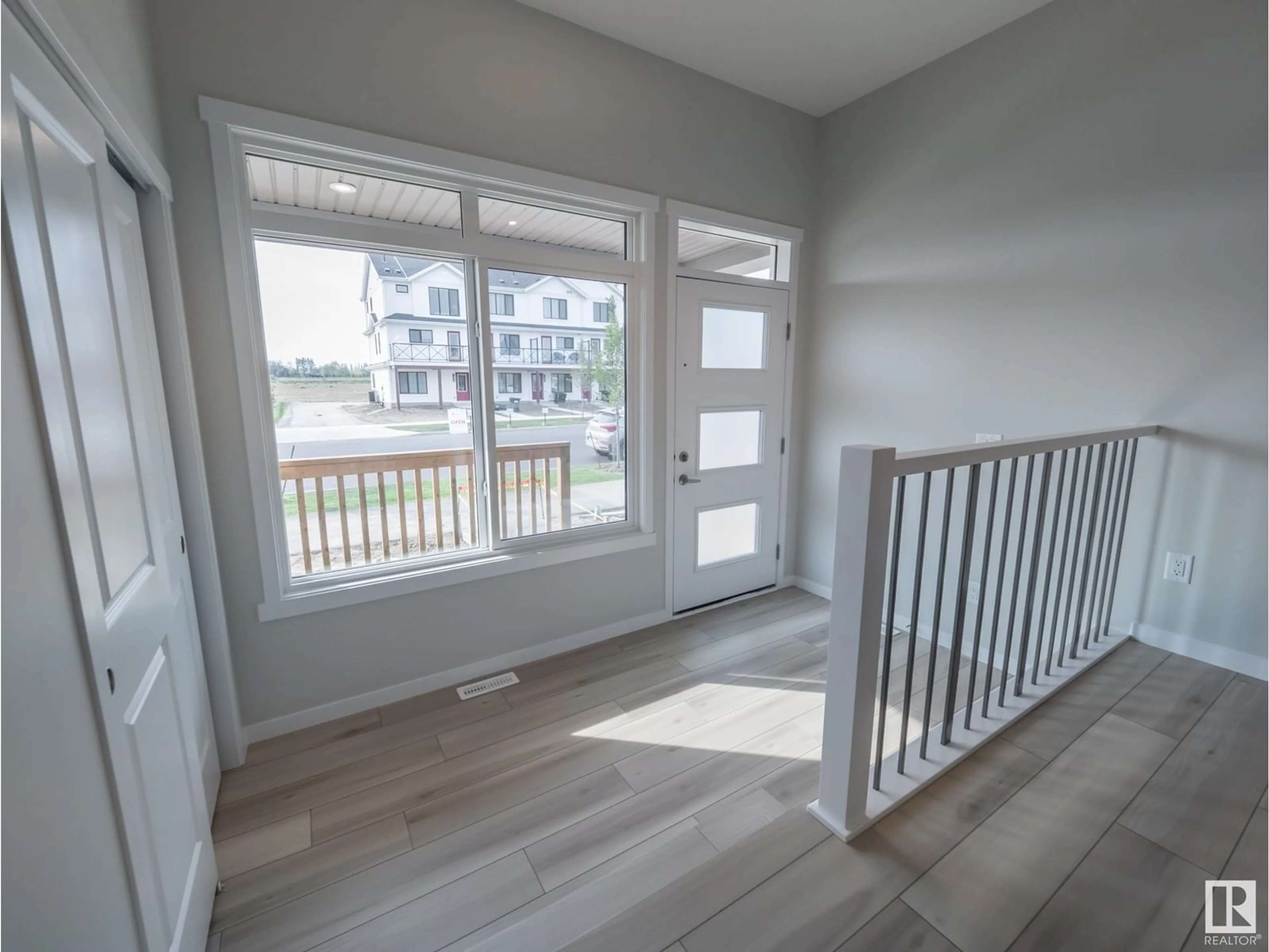 Indoor entryway for 1248 MCLEOD AV, Spruce Grove Alberta T7X4A9