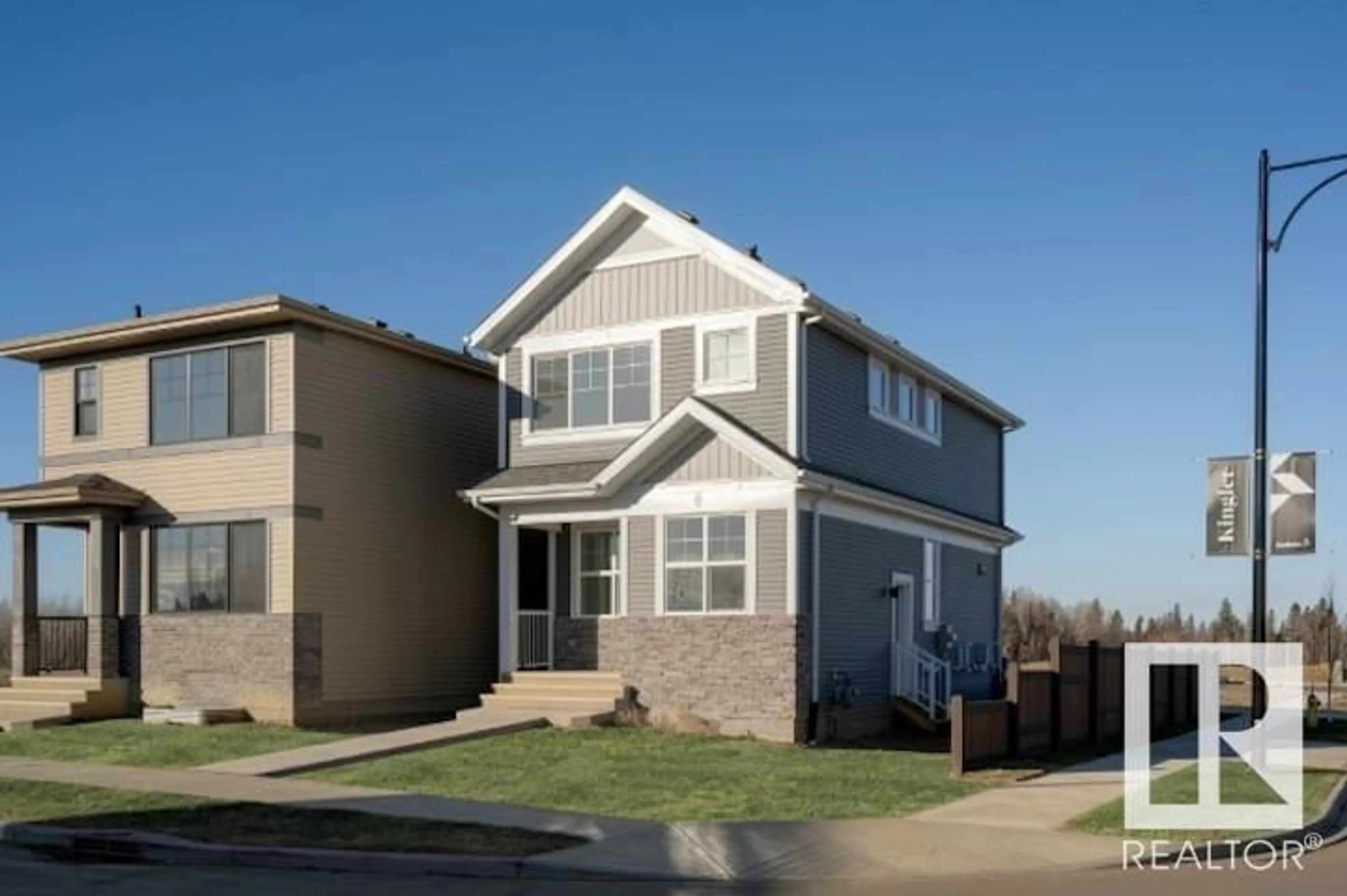 Frontside or backside of a home, the street view for 3991 WREN LOOP NW, Edmonton Alberta T5S0S9