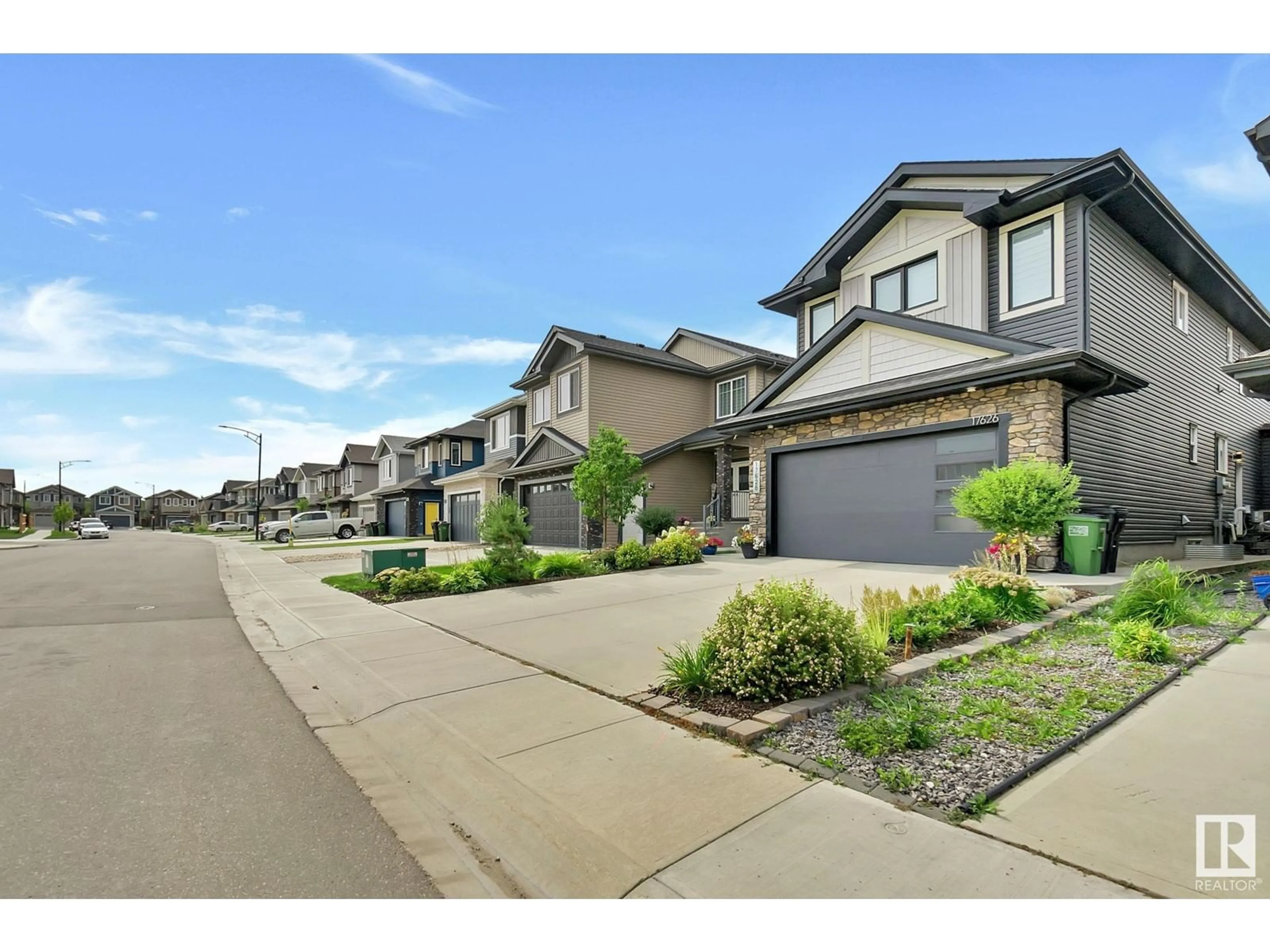 A pic from exterior of the house or condo, the street view for 17626 64a ST NW, Edmonton Alberta T5Y3X4