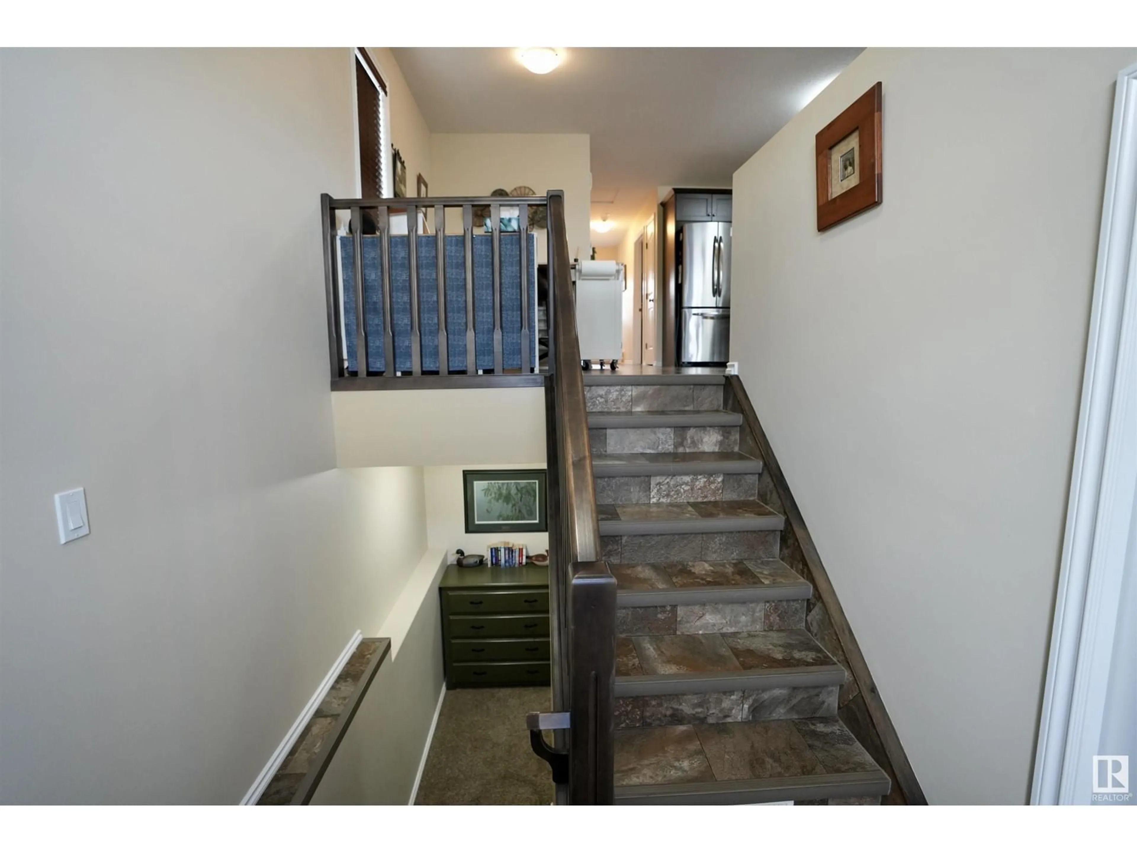 Indoor foyer, wood floors for #1 5913 48 AV, St. Paul Town Alberta T0A3A1