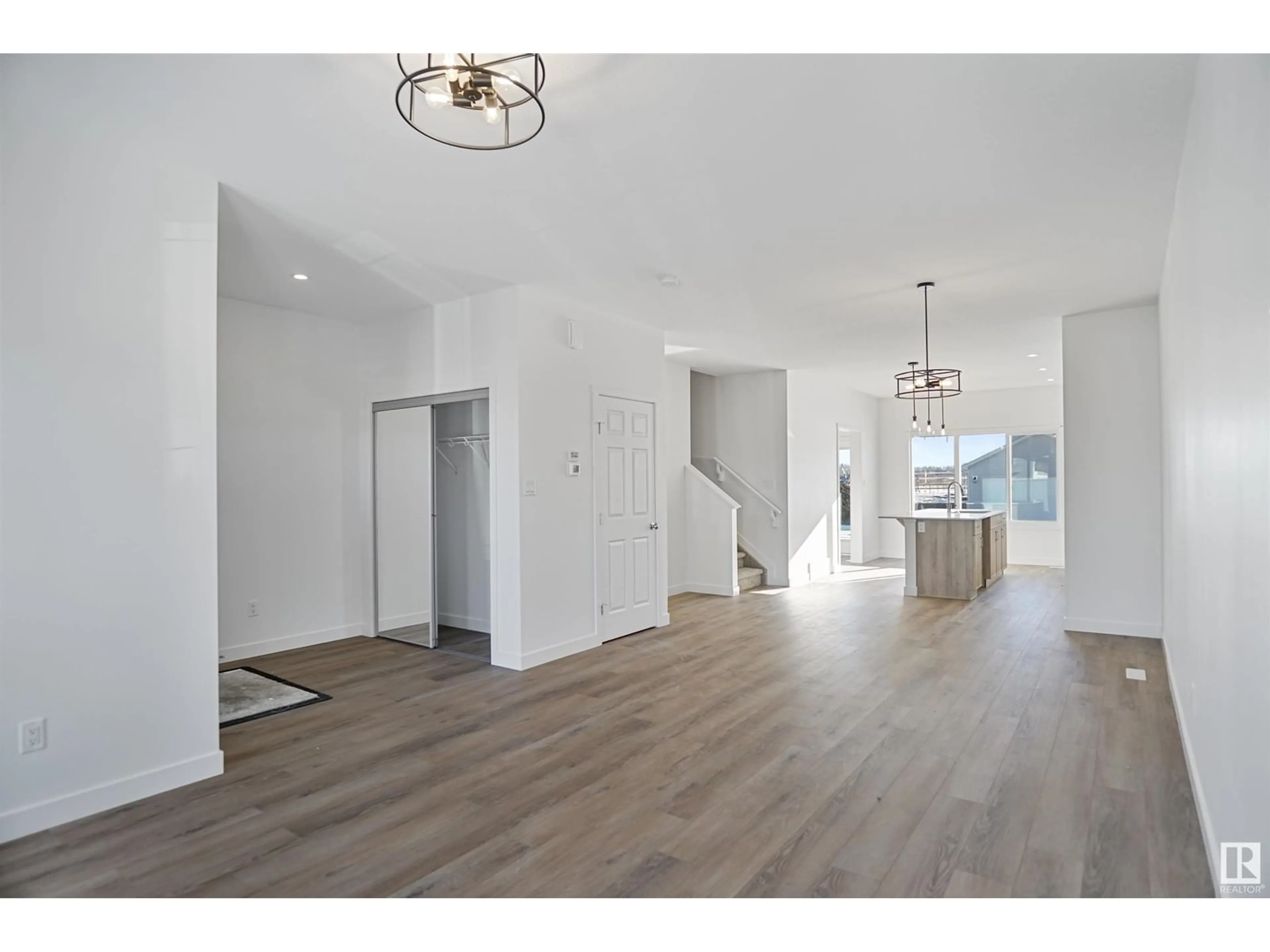 Indoor entryway, wood floors for 1254 MCLEOD AV, Spruce Grove Alberta T7X2Z7