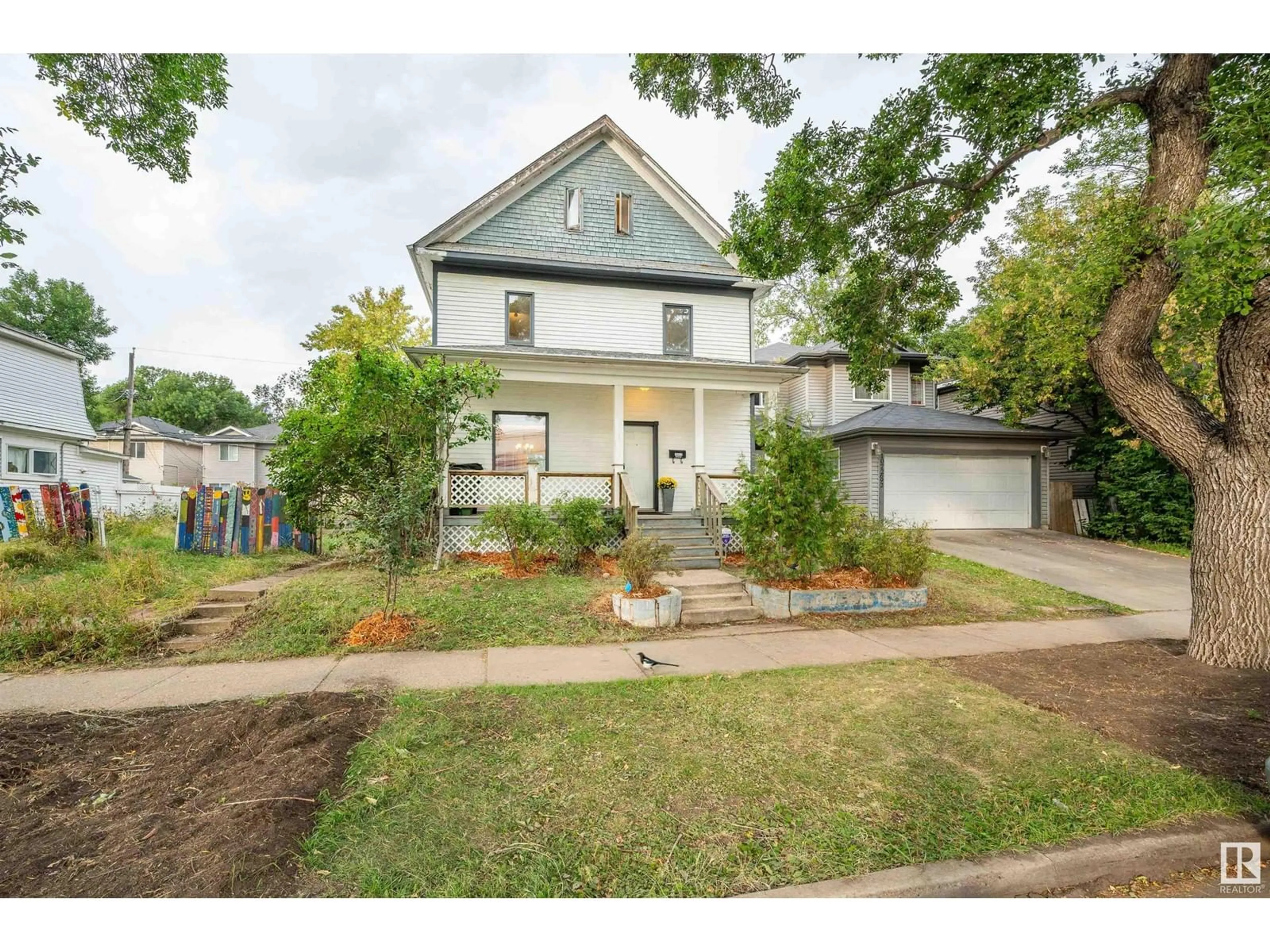 Frontside or backside of a home, the street view for 10722 92 ST NW, Edmonton Alberta T5H1V4