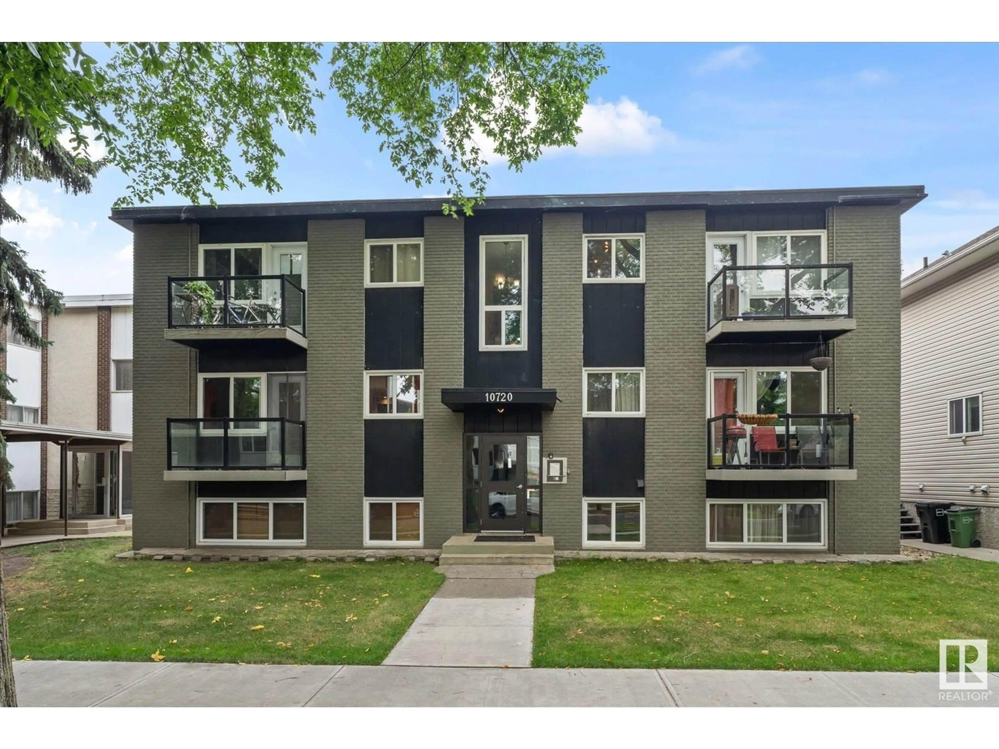 A pic from exterior of the house or condo for #7 10720 85 AV NW, Edmonton Alberta T6E2K8