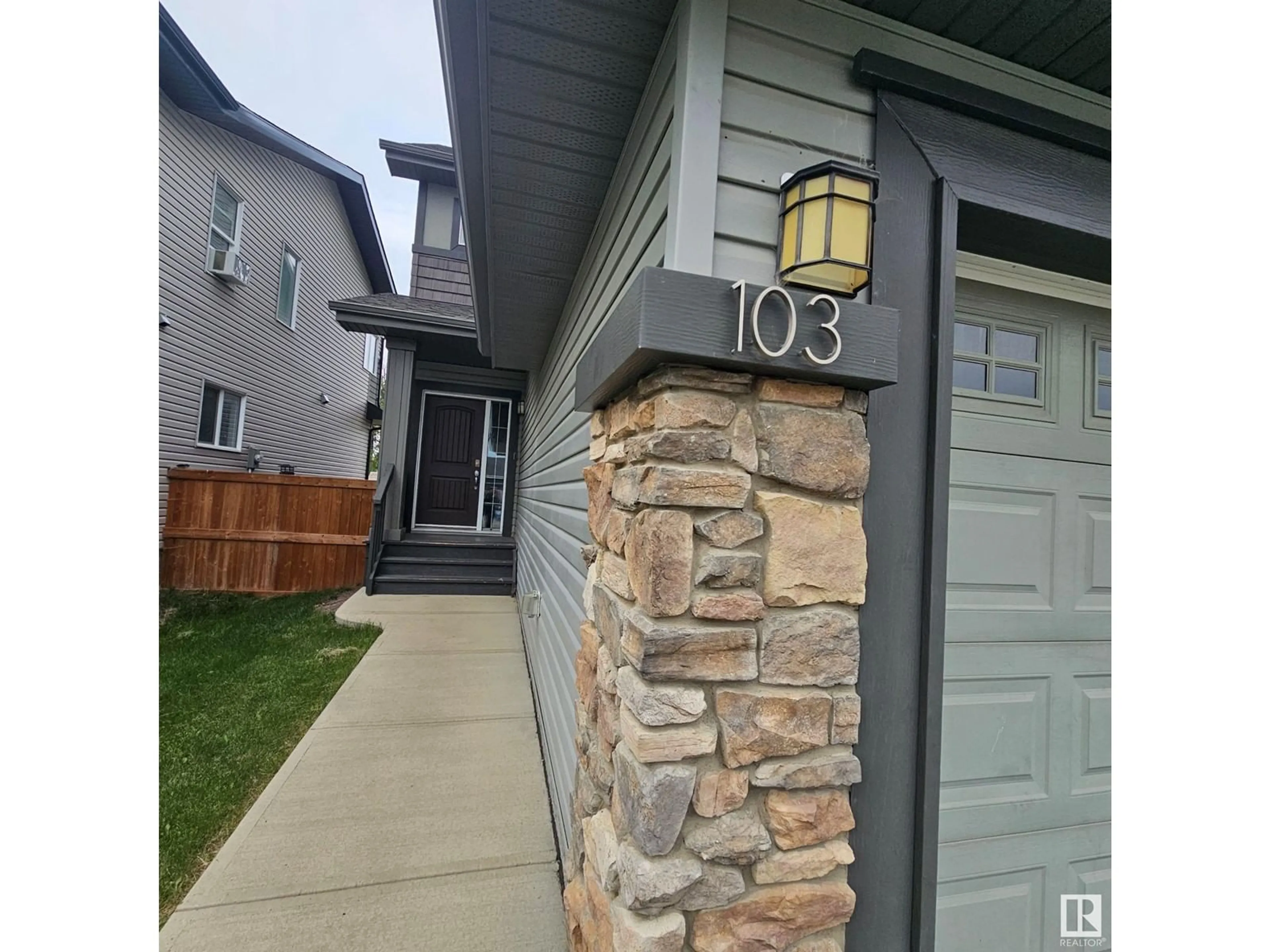 Frontside or backside of a home for 103 BRICKYARD PL, Stony Plain Alberta T7Z0H9