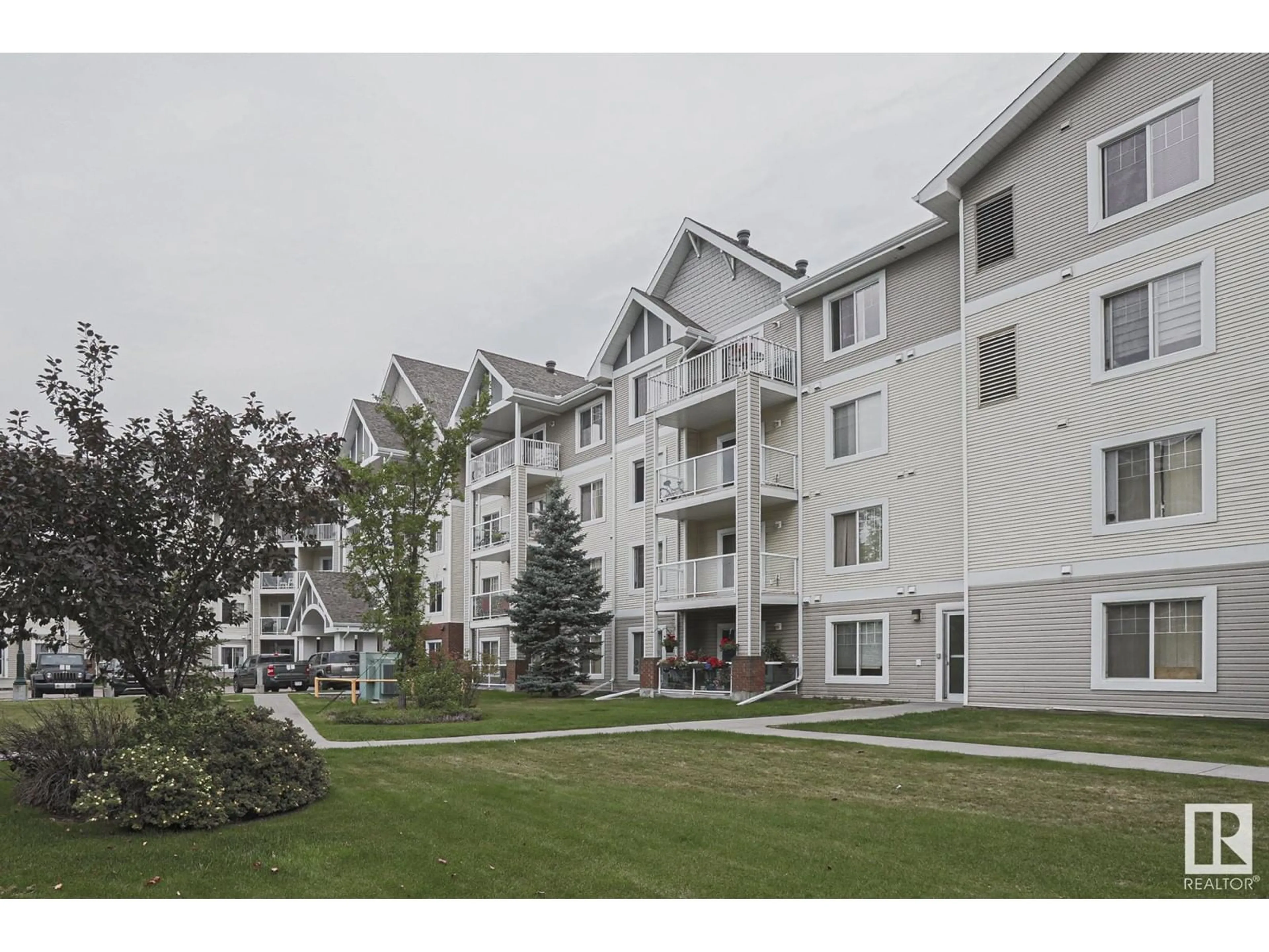 A pic from exterior of the house or condo for #301 15211 139 ST NW, Edmonton Alberta T6V0A1