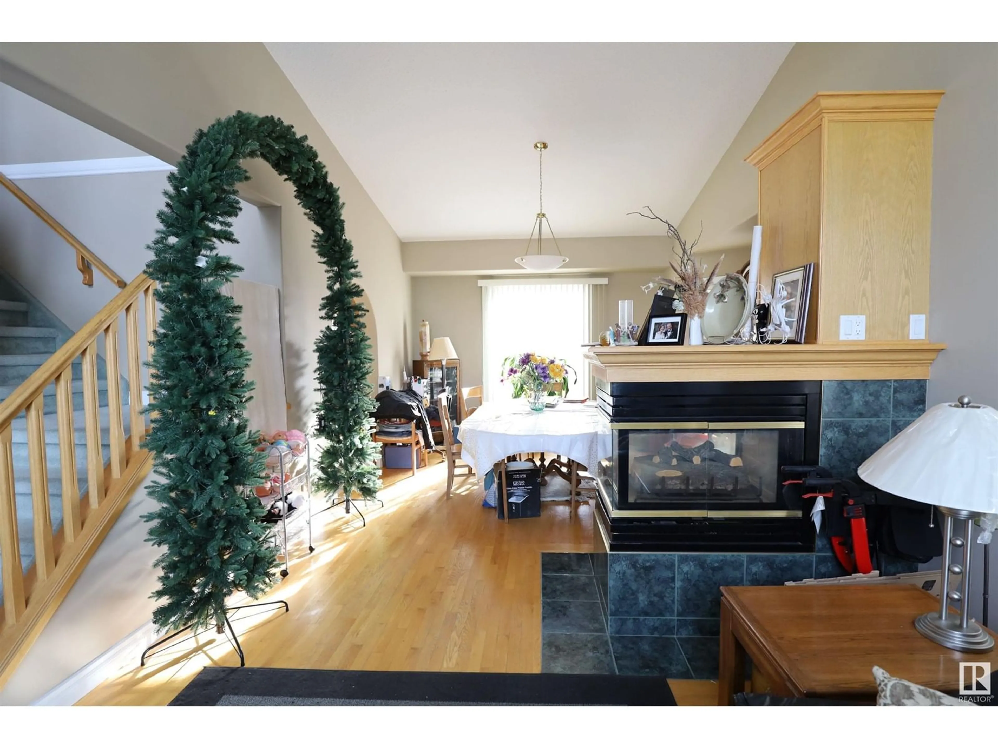 Indoor entryway for 14 HEATH PL, St. Albert Alberta T8N6B3