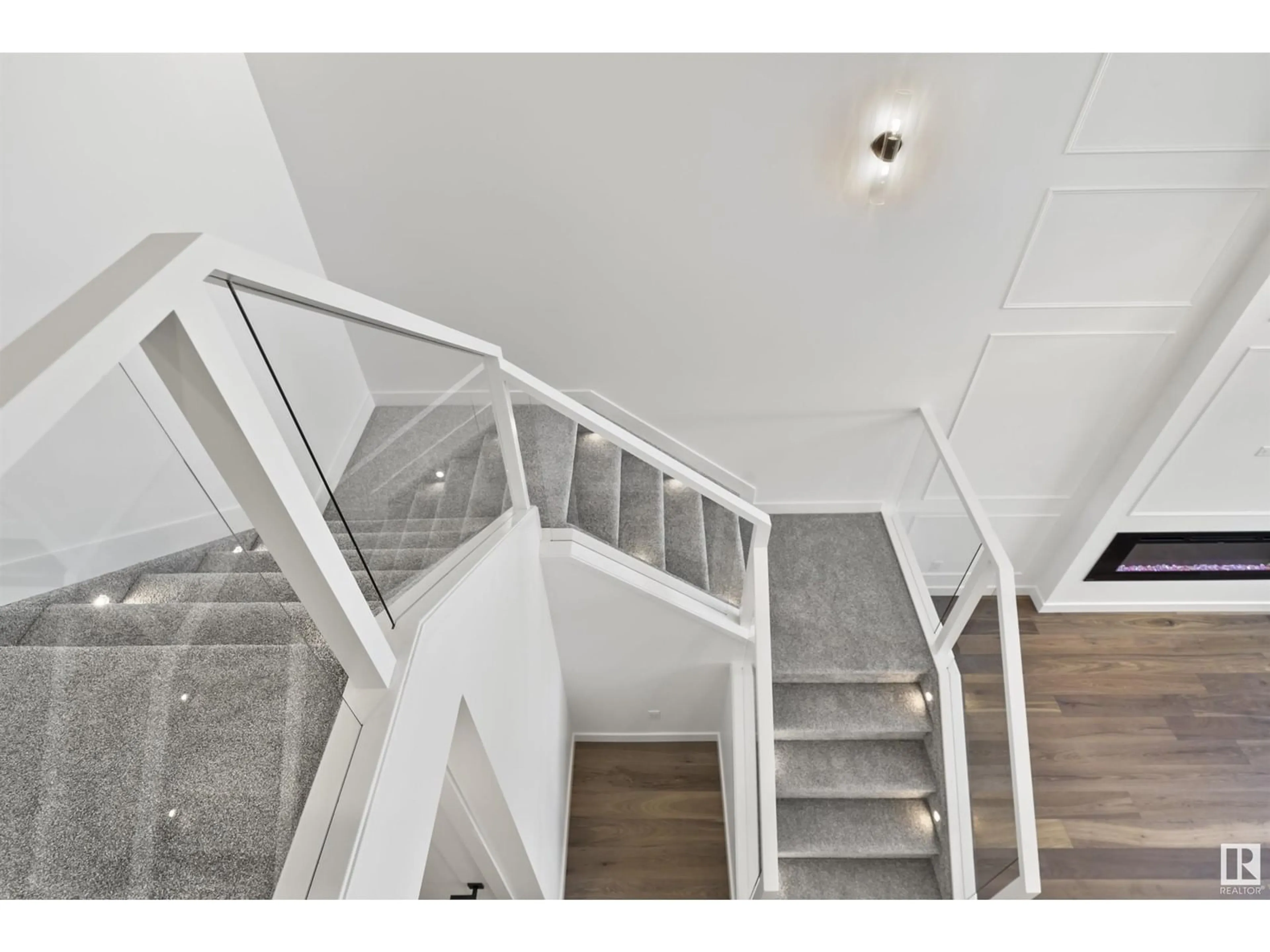 Stairs for 1513 PODERSKY PL SW, Edmonton Alberta T6W4W4