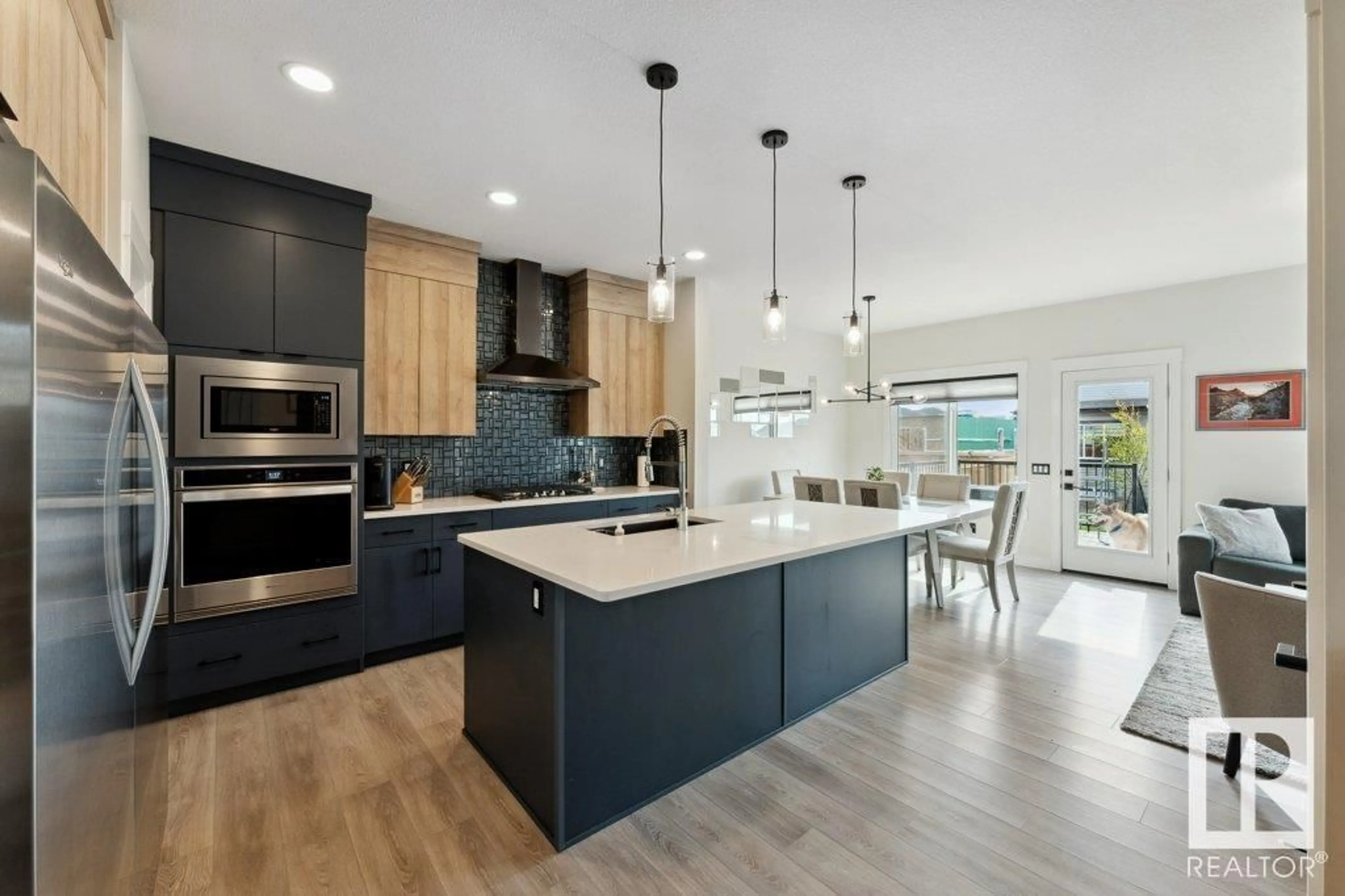 Contemporary kitchen, wood floors for 22527 99 AV NW, Edmonton Alberta T5T7R7