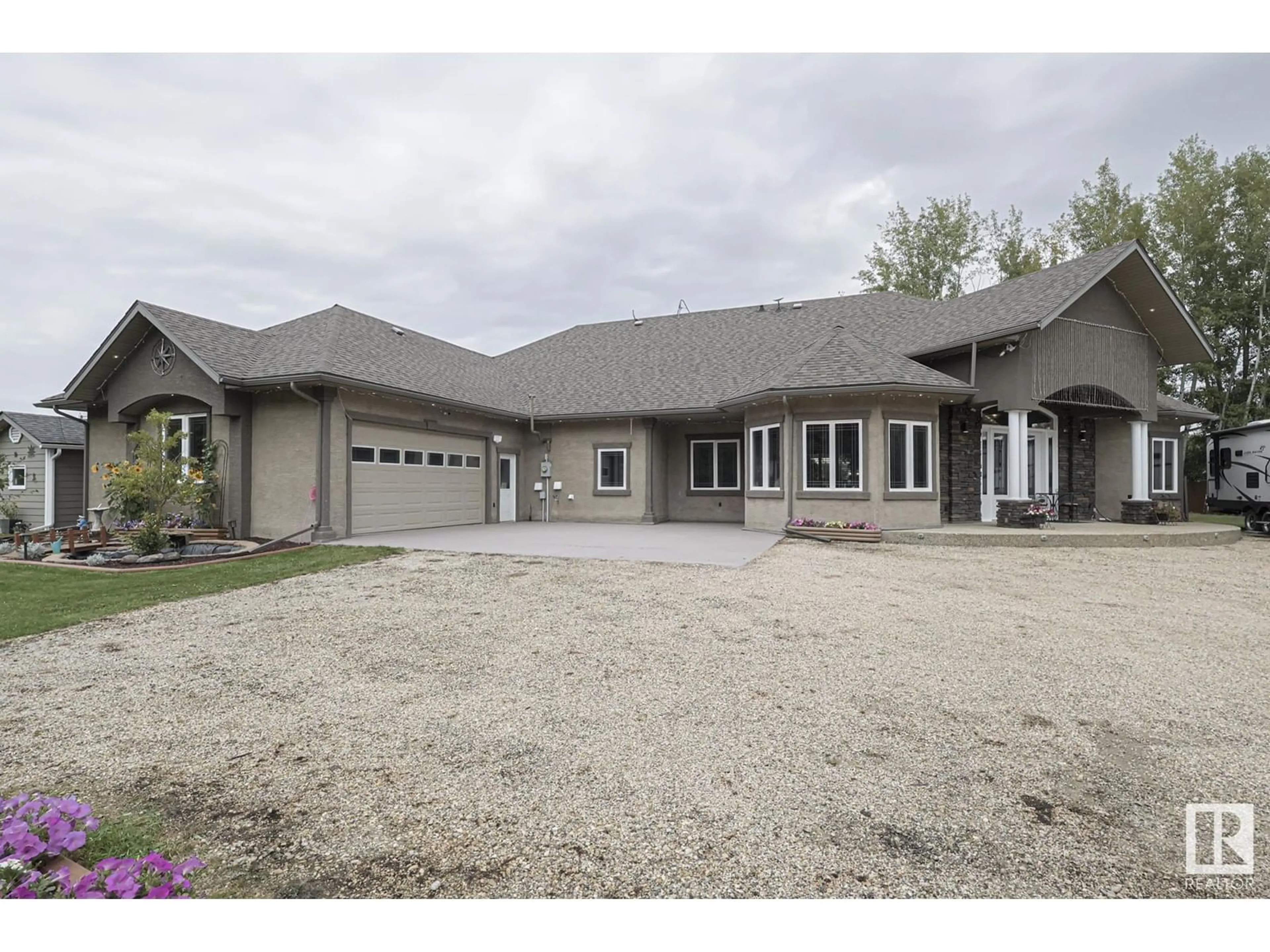 Frontside or backside of a home for 4 THIRD AV, Entwistle Alberta T0E0T0