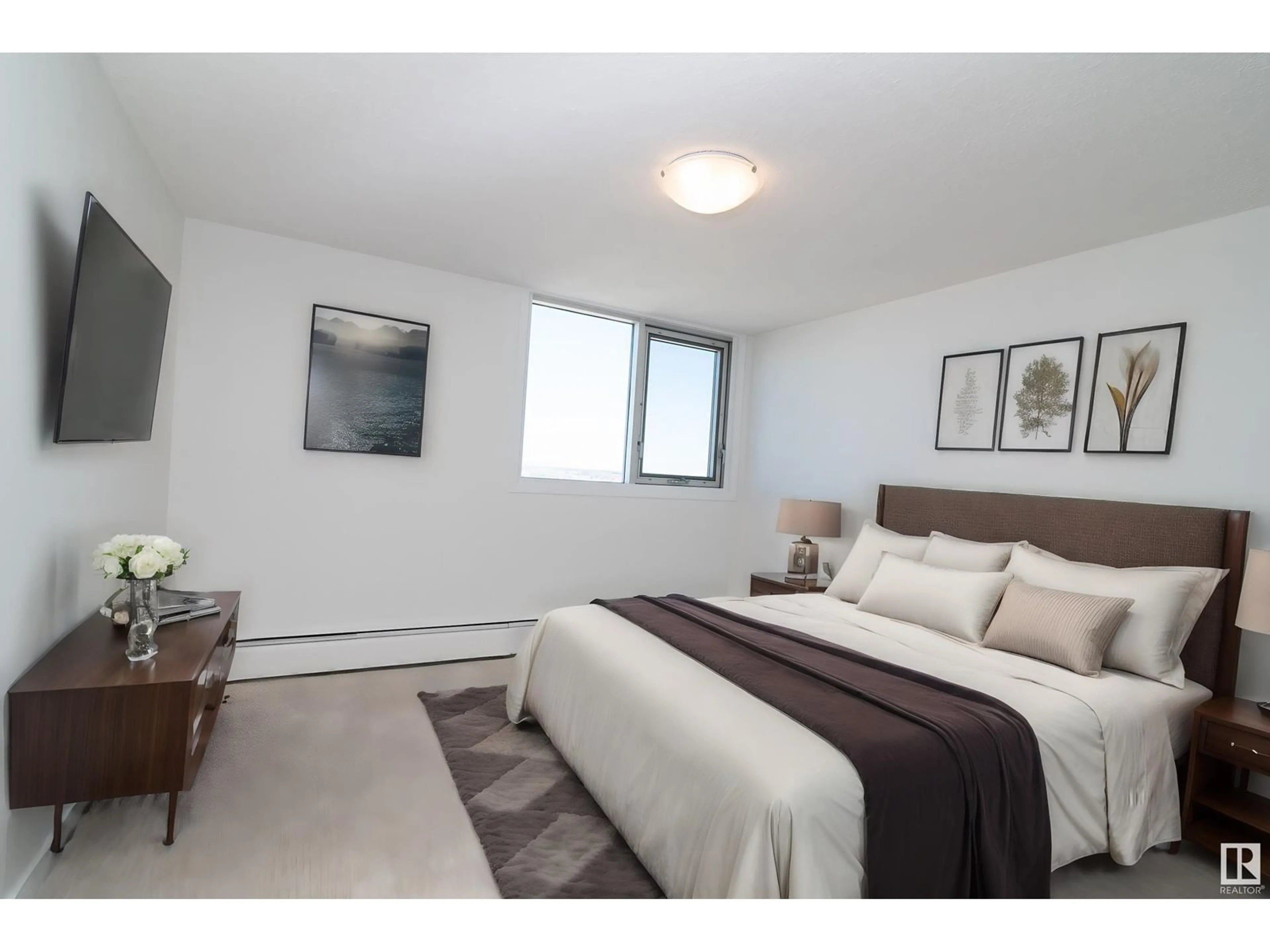 A pic of a room, carpet floors for #1807 10011 116 ST NW, Edmonton Alberta T5K1V4