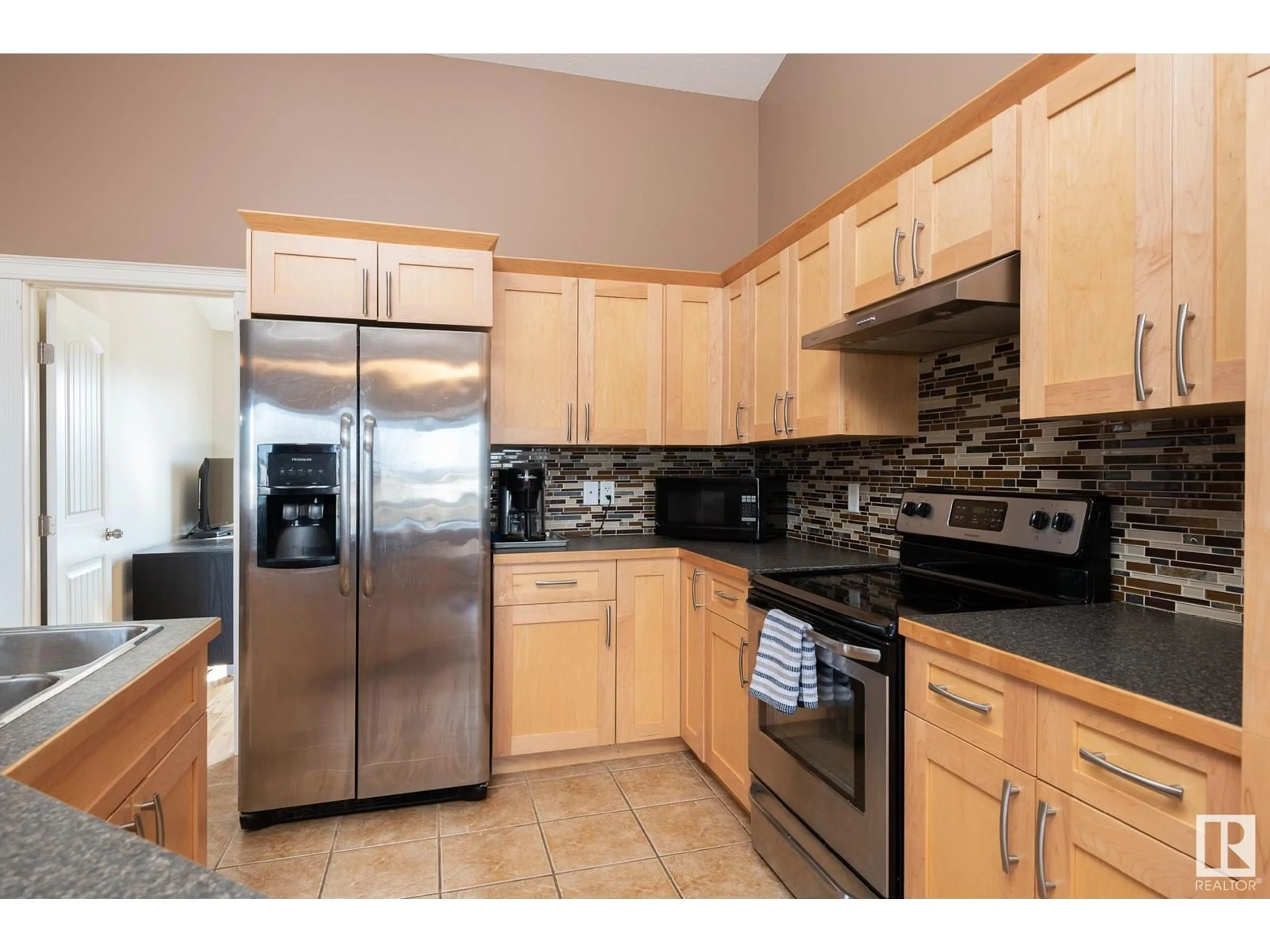 Standard kitchen, wood floors for 506 LAKEWOOD CL, Cold Lake Alberta T9M0E9