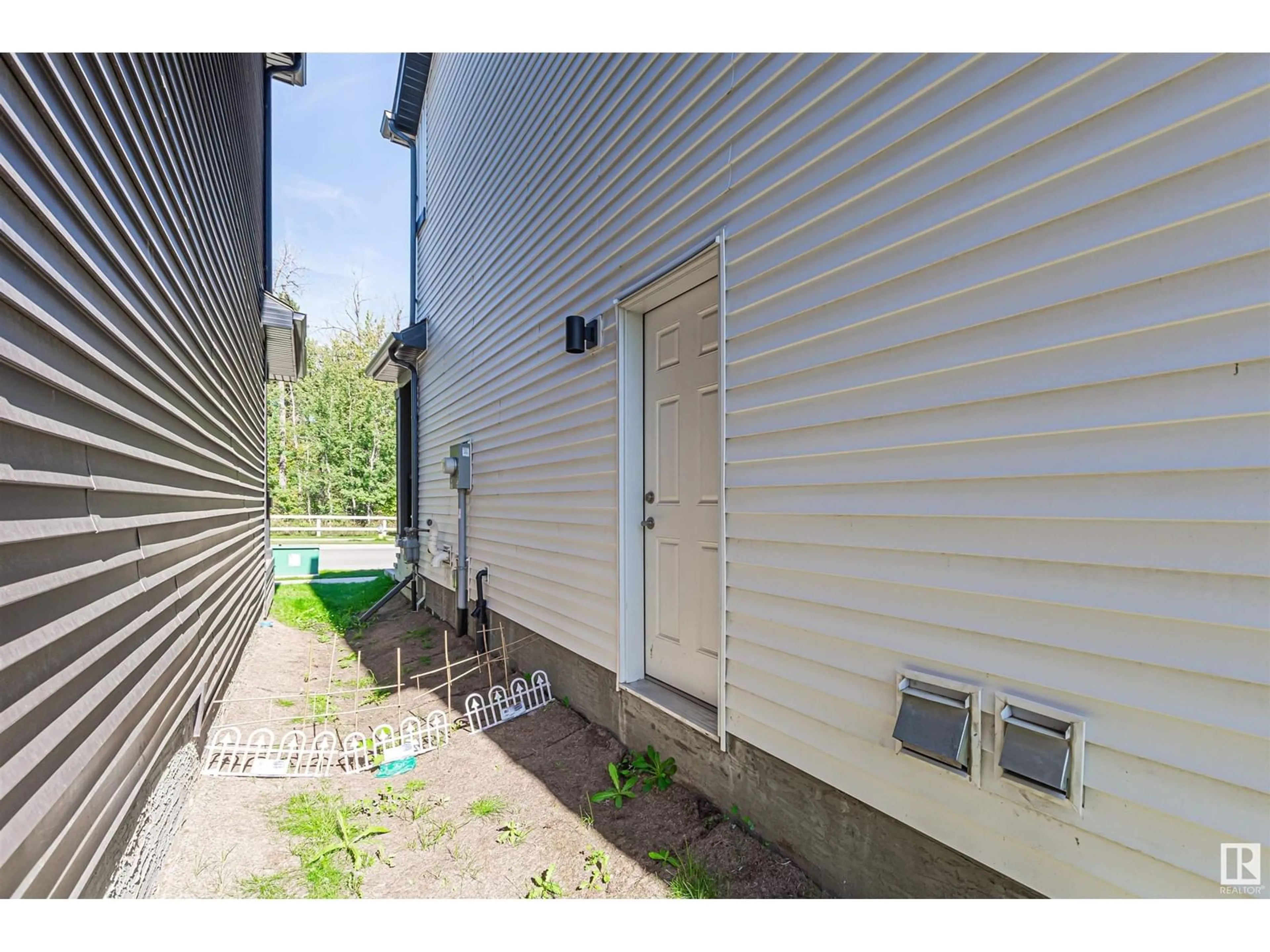 A pic from exterior of the house or condo, the street view for 5171 EDGEMONT BV NW, Edmonton Alberta T6M1J7