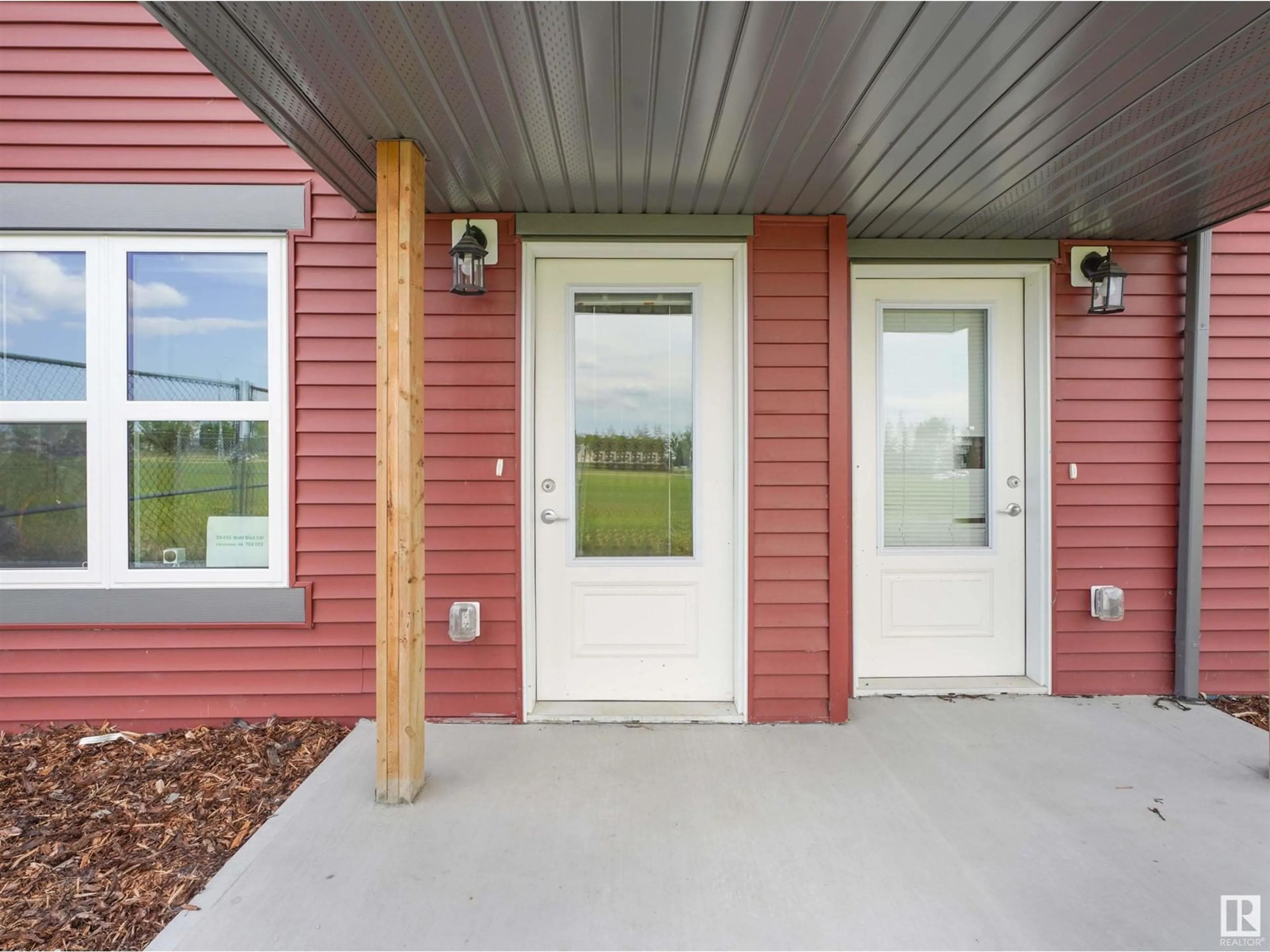 Indoor entryway for #70 655 WATT BV SW, Edmonton Alberta T6X0Y2