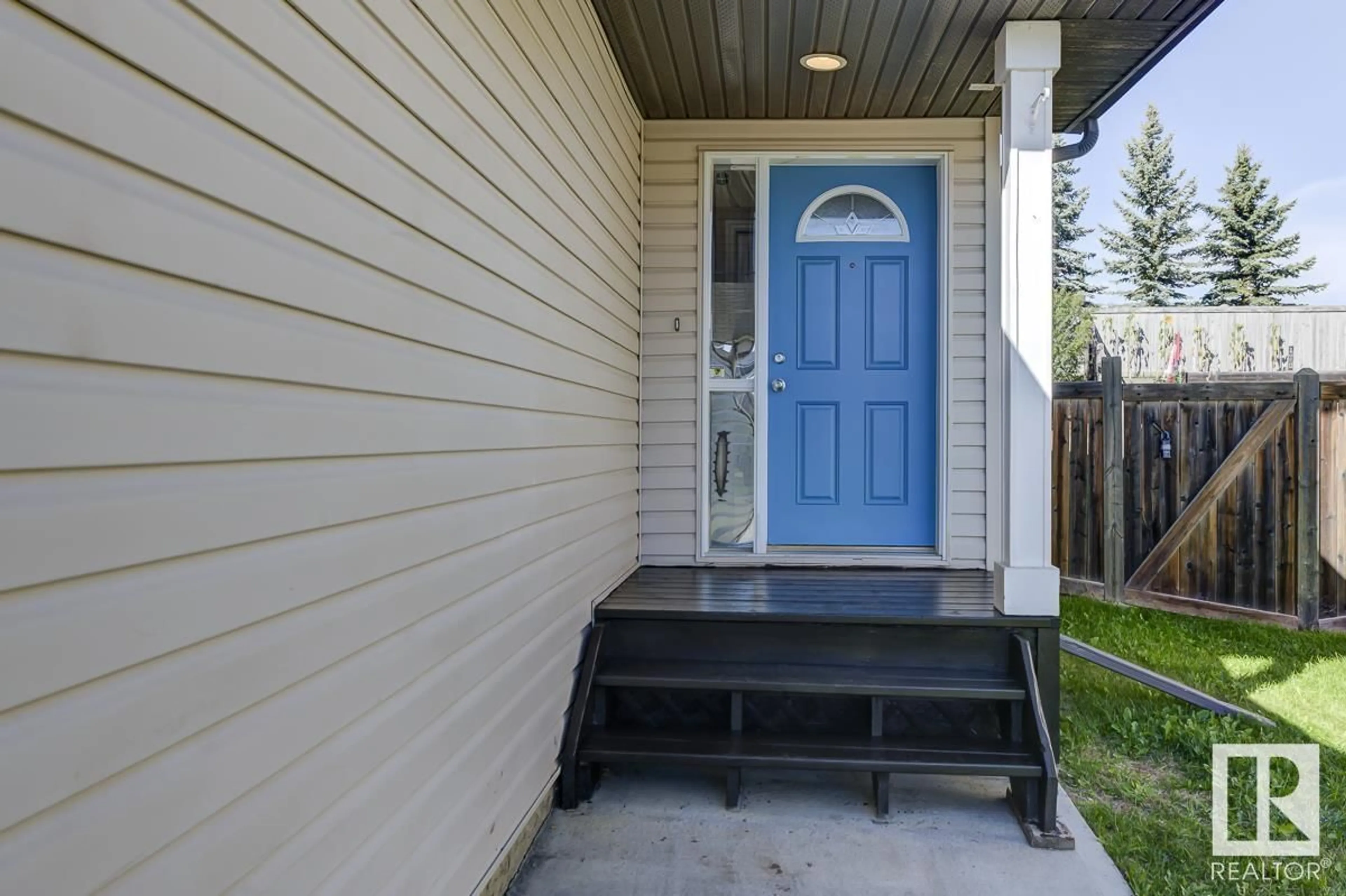 Indoor entryway for 126 GREYSTONE CR, Spruce Grove Alberta T7X0A7