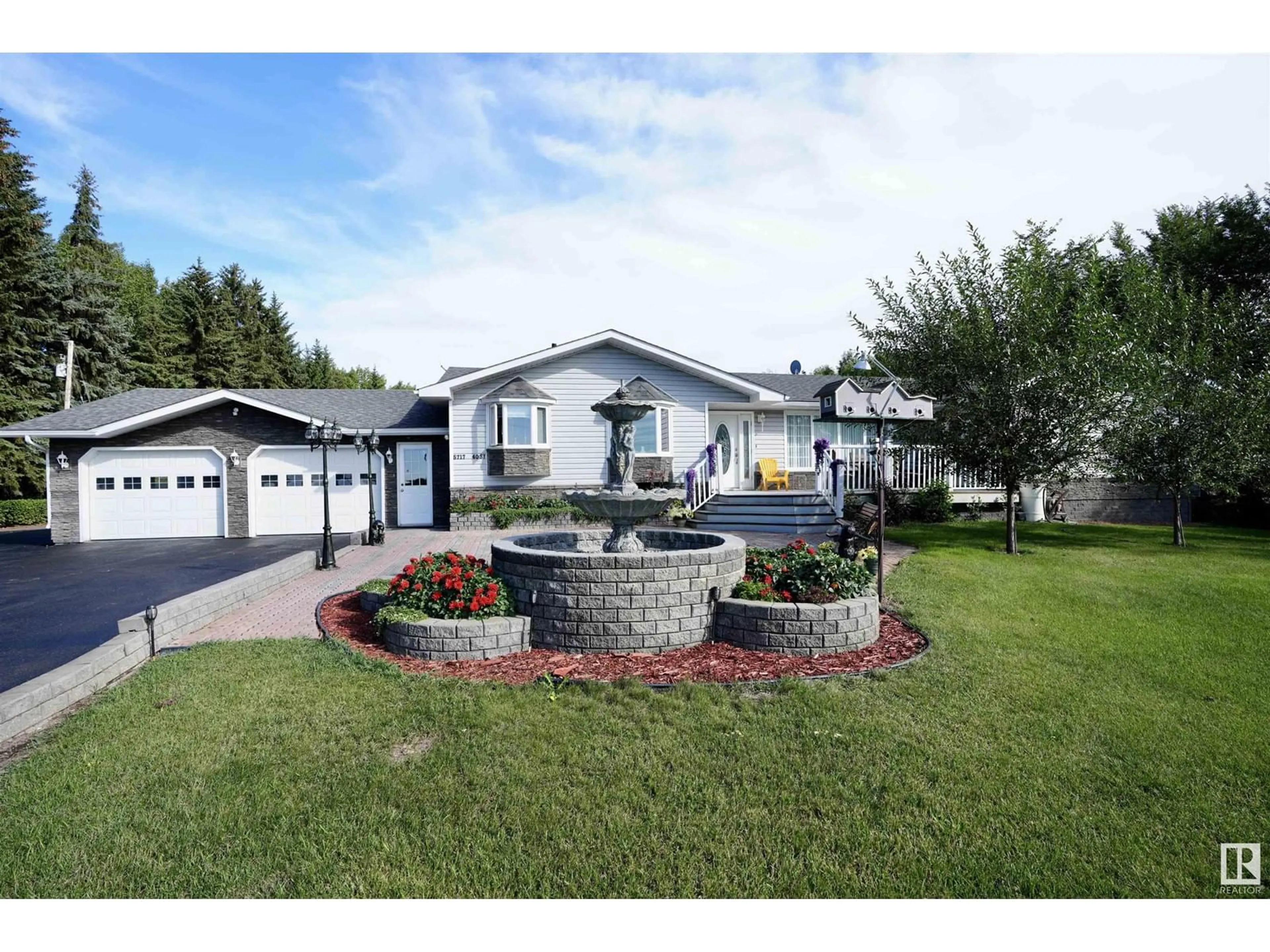 Frontside or backside of a home, cottage for 5717 40 ST, St. Paul Town Alberta T0A3A0