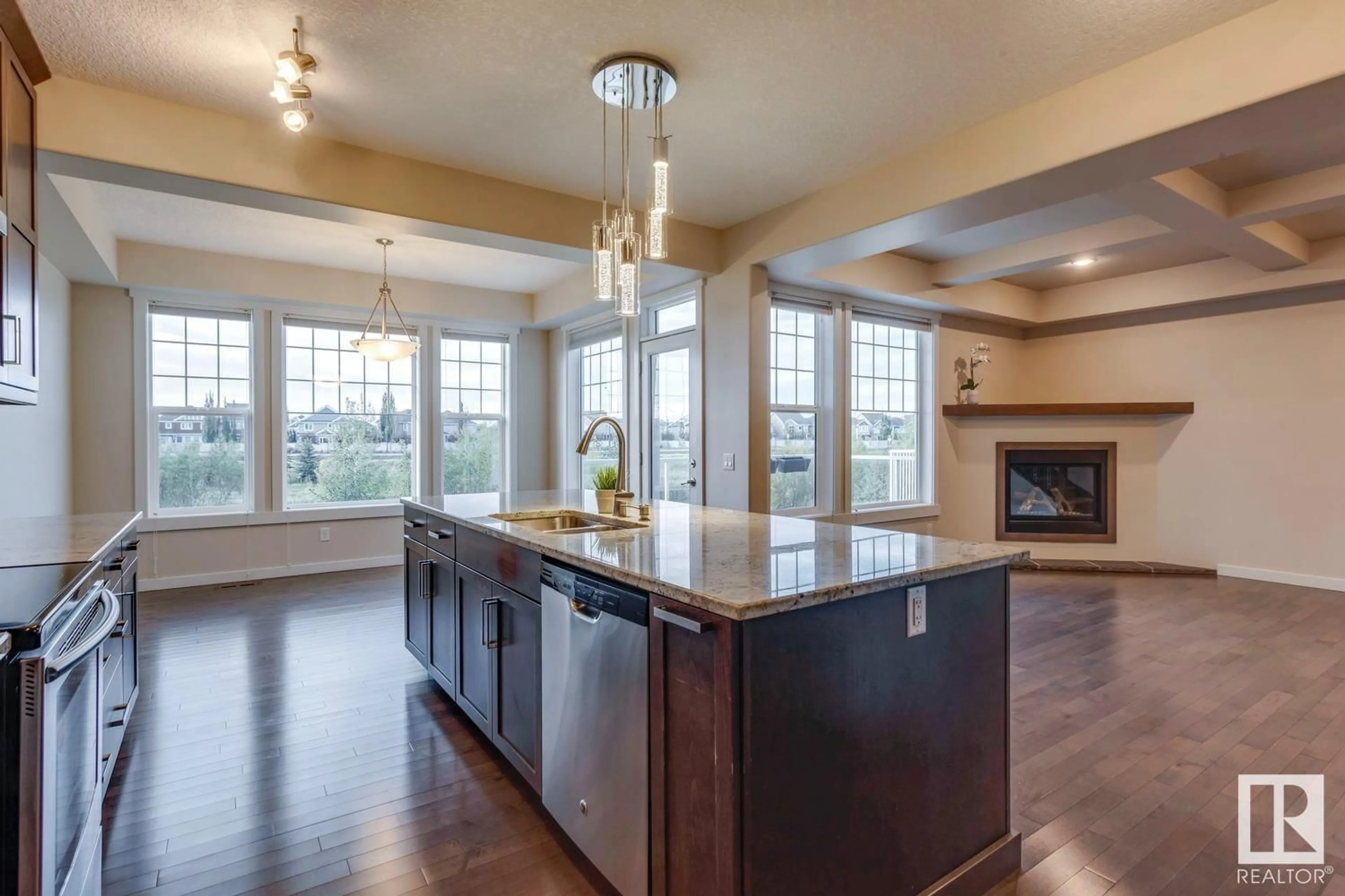 Contemporary kitchen for 4461 CRABAPPLE LANDING LD SW, Edmonton Alberta T6X0Y6