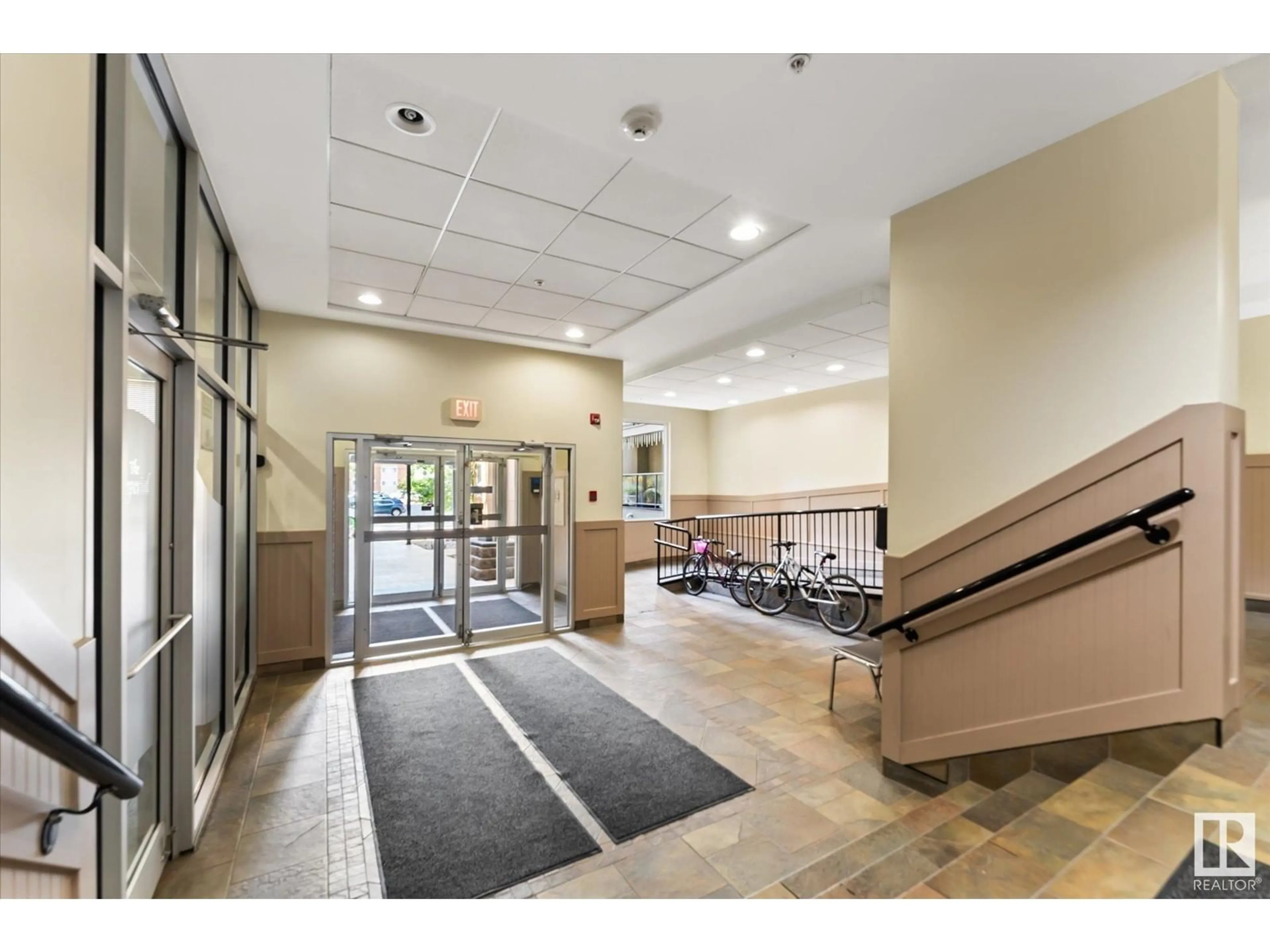 Indoor lobby for #315 10235 112 ST NW, Edmonton Alberta T5K1M7