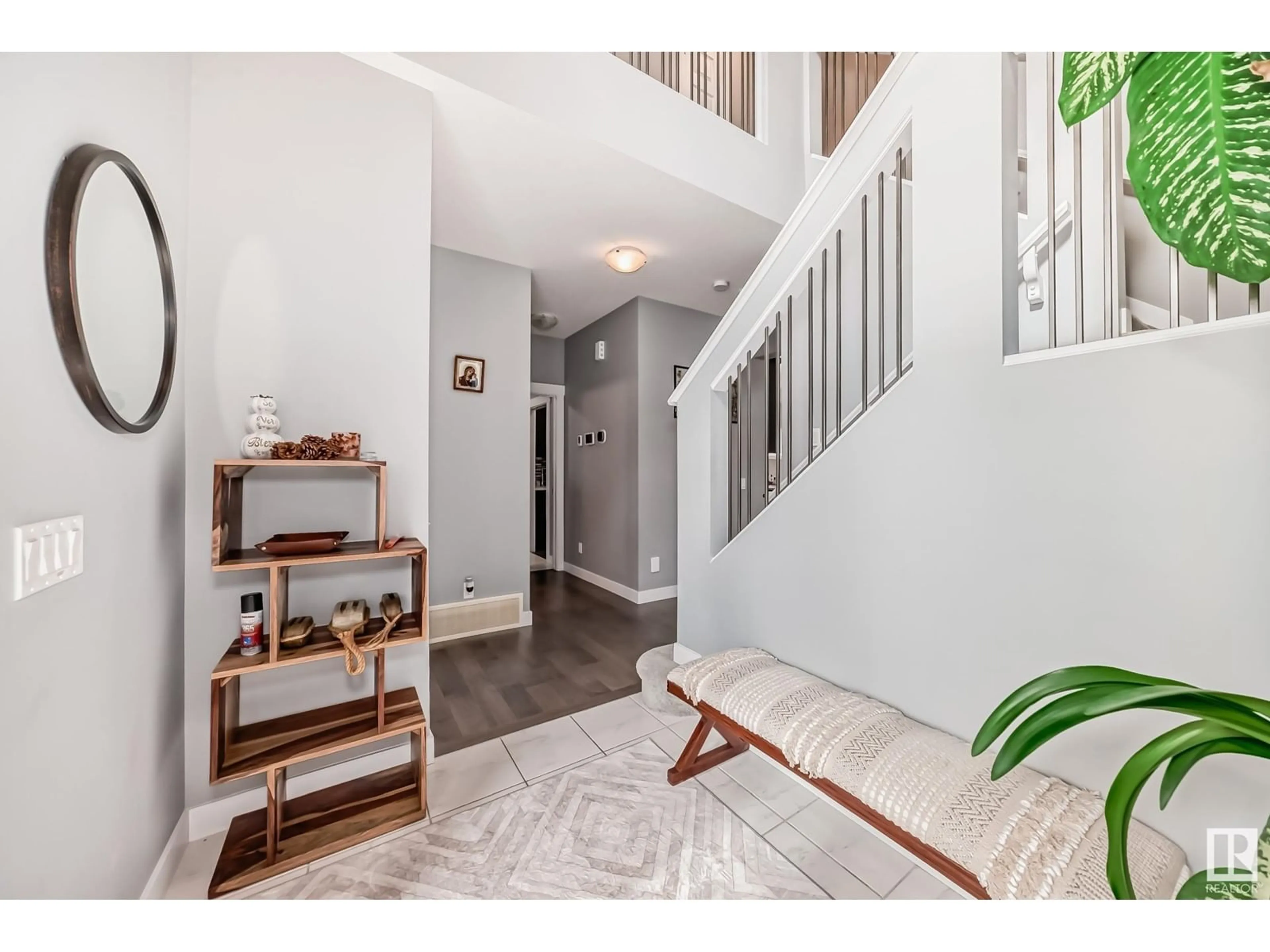 Indoor entryway, wood floors for 3075 CARPENTER LANDING LD SW, Edmonton Alberta T6W2Y9