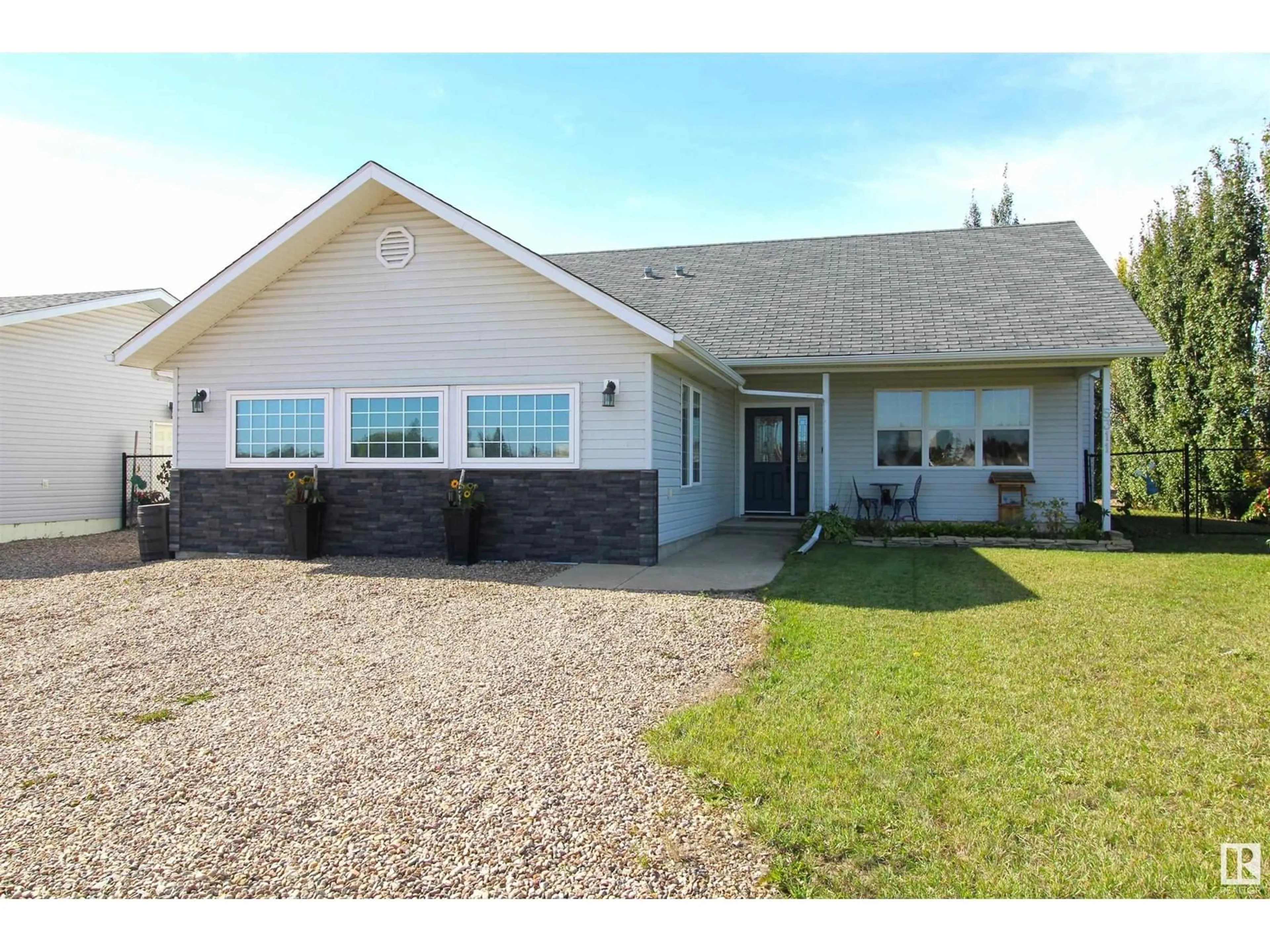 Frontside or backside of a home for 5311 53 ST, Two Hills Alberta T0B4K0