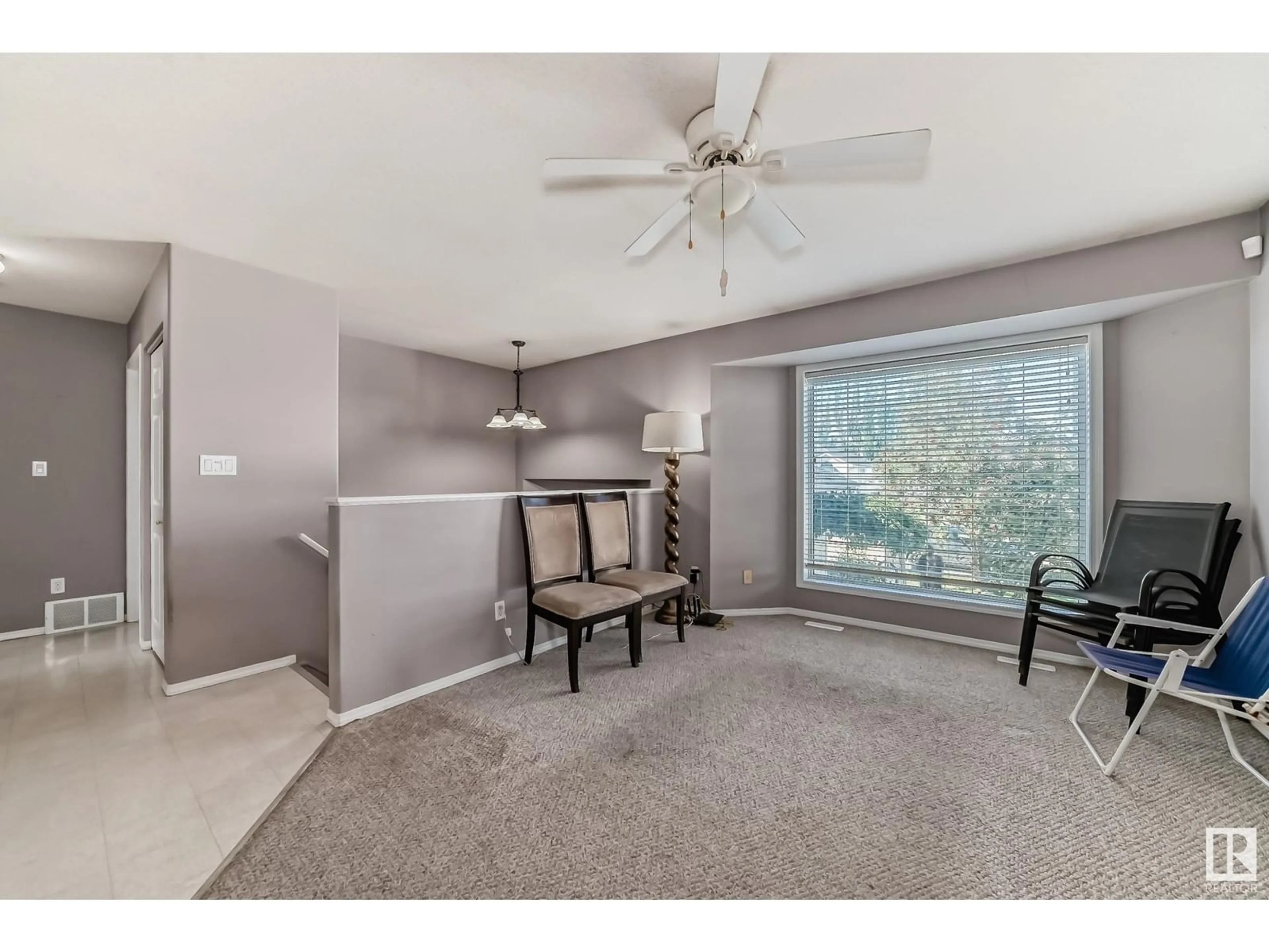 A pic of a room, carpet floors for 3743 28 ST NW, Edmonton Alberta T6T1M3