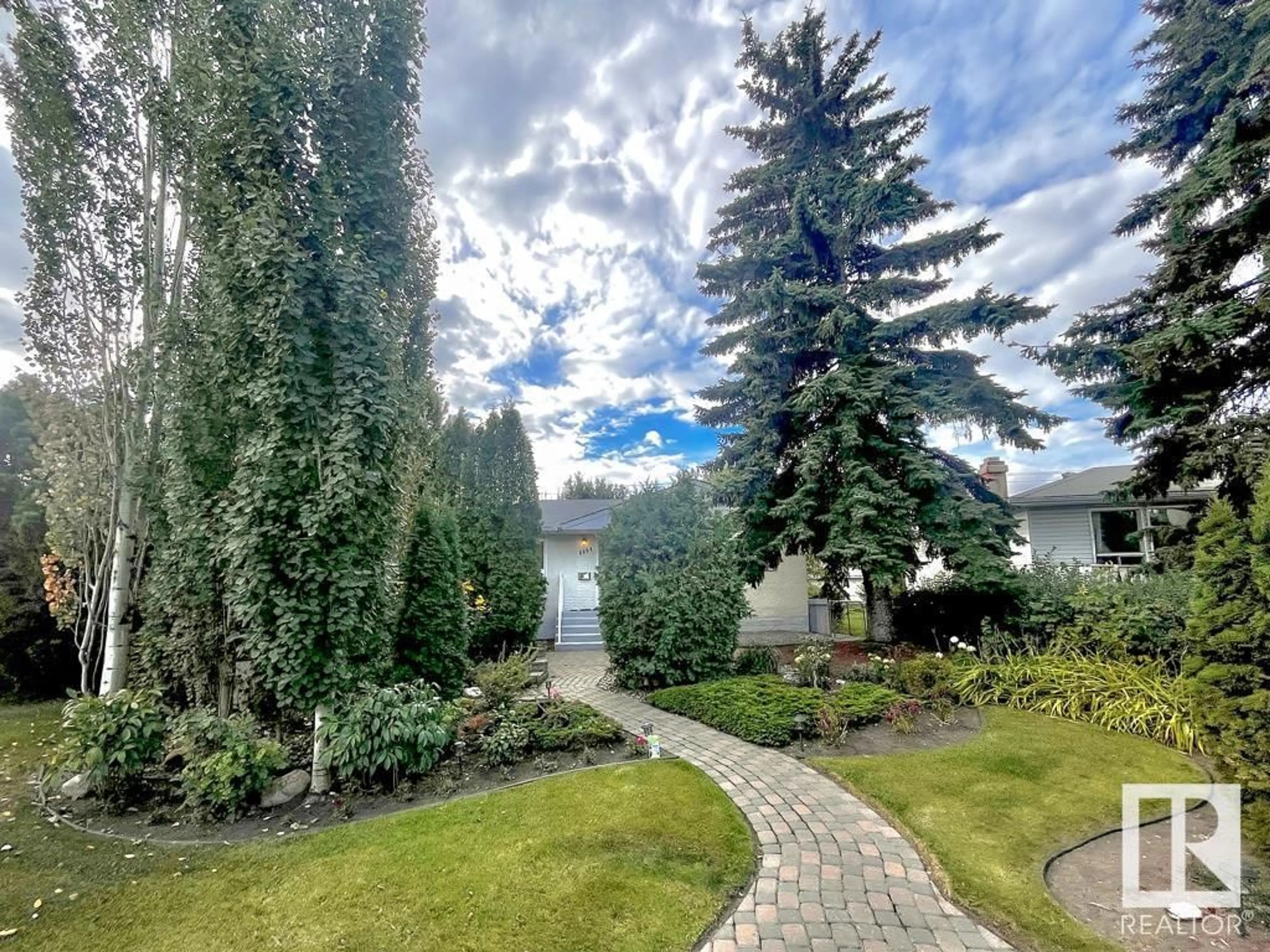 Lakeview for 8804 148 ST NW, Edmonton Alberta T5R0Z9