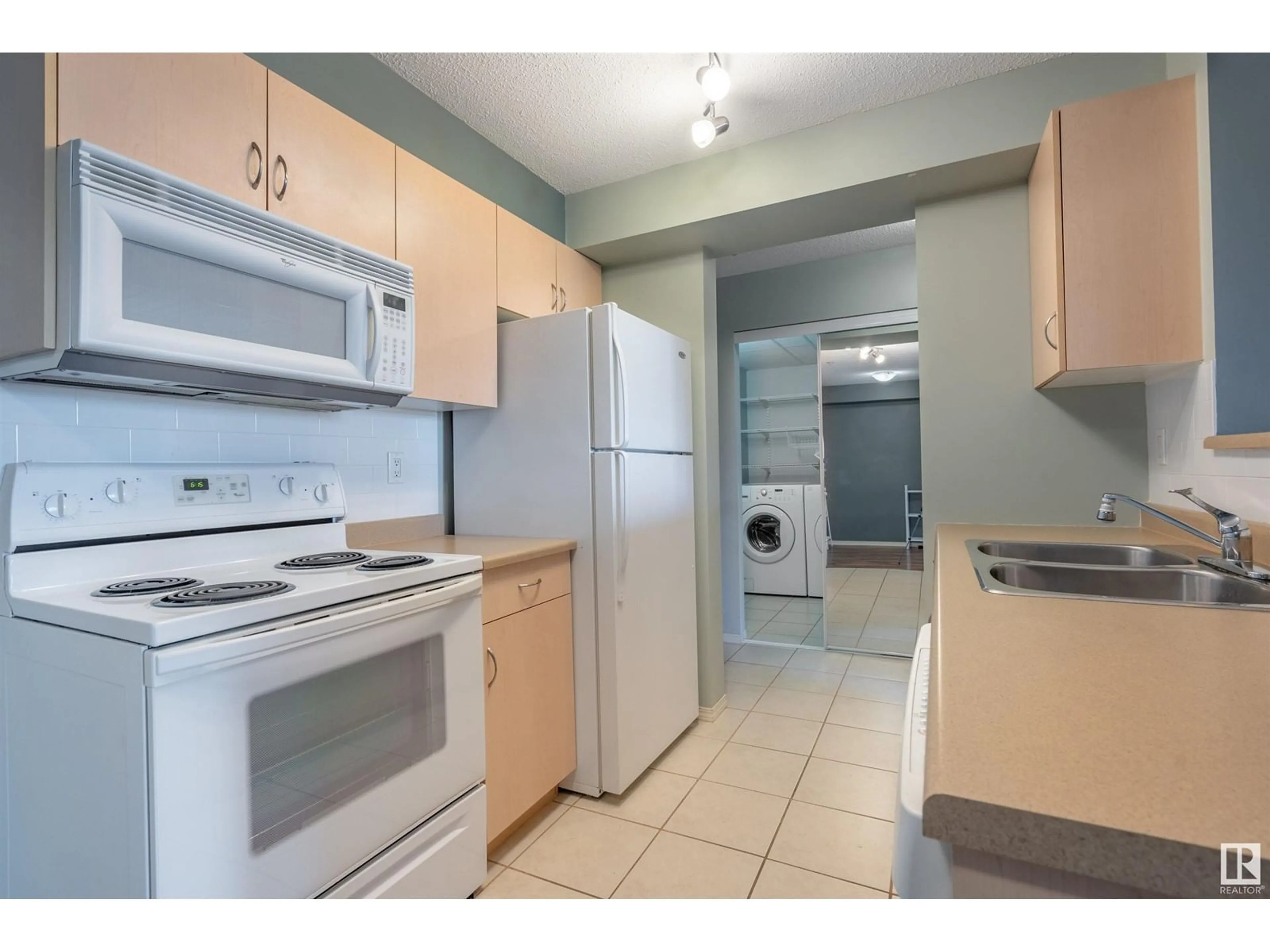 Standard kitchen for #101 17011 67 AV NW, Edmonton Alberta T5T6Y5