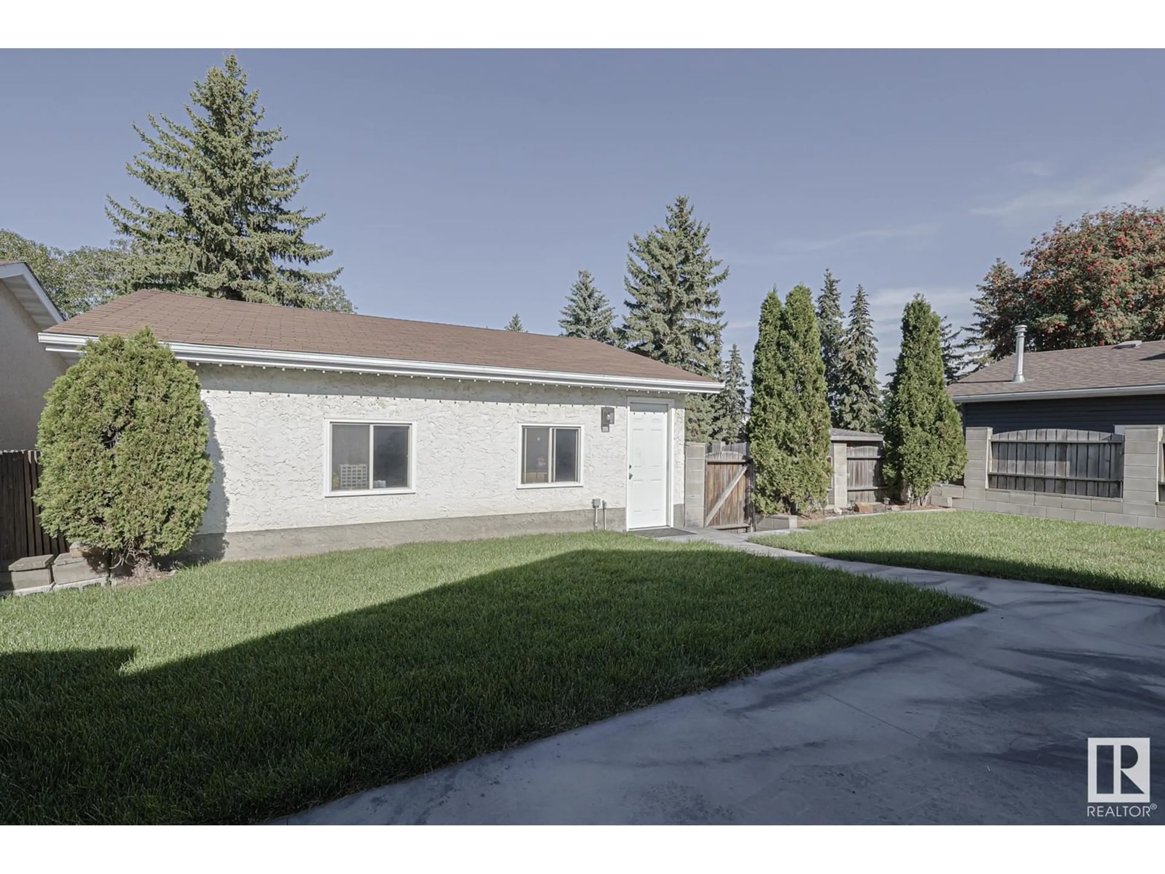 Frontside or backside of a home for 43 Woodhaven DR, Spruce Grove Alberta T7X1M6