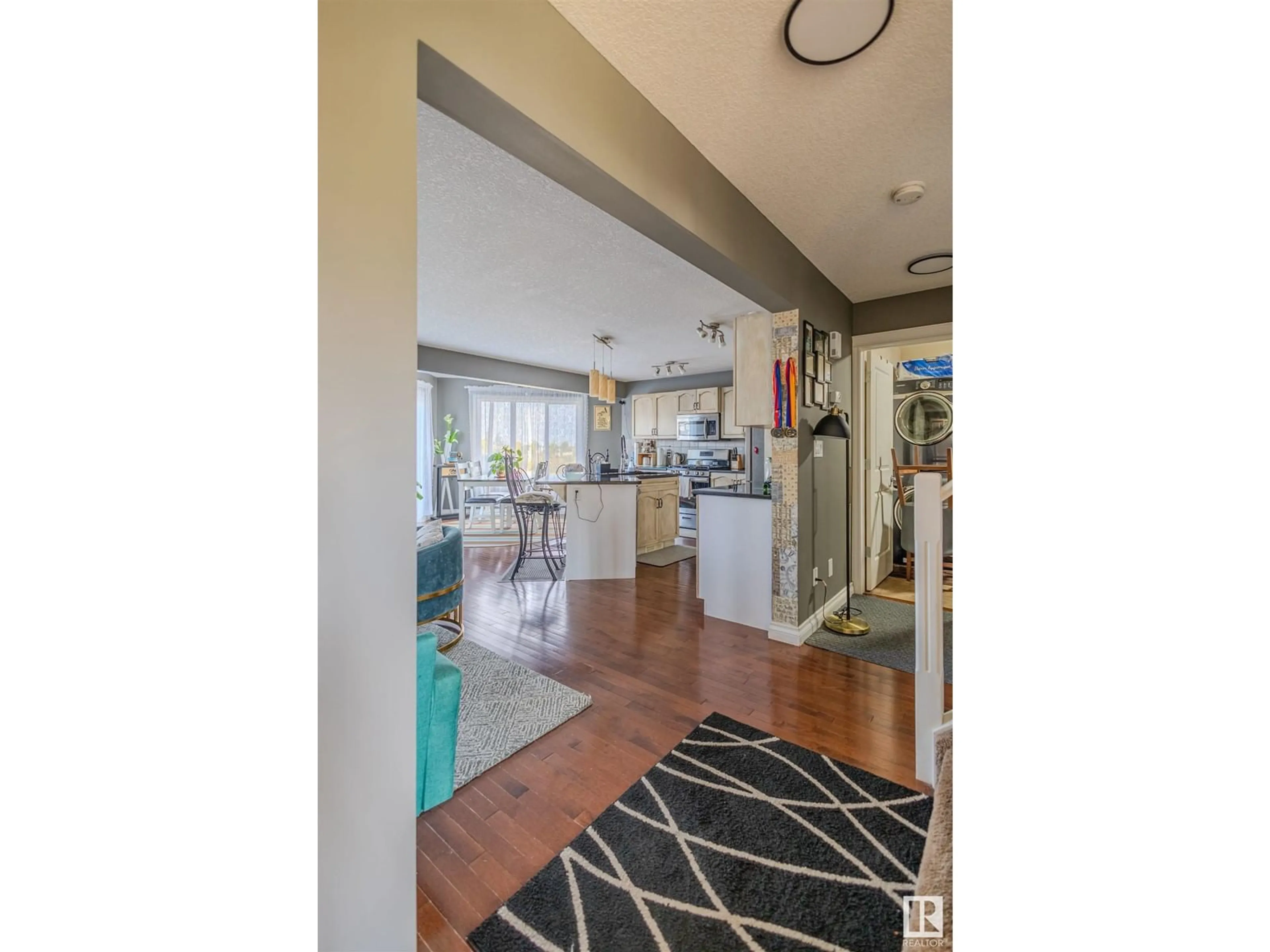 Indoor entryway, wood floors for 76 DALQUIST BA, Leduc Alberta T9E0J7