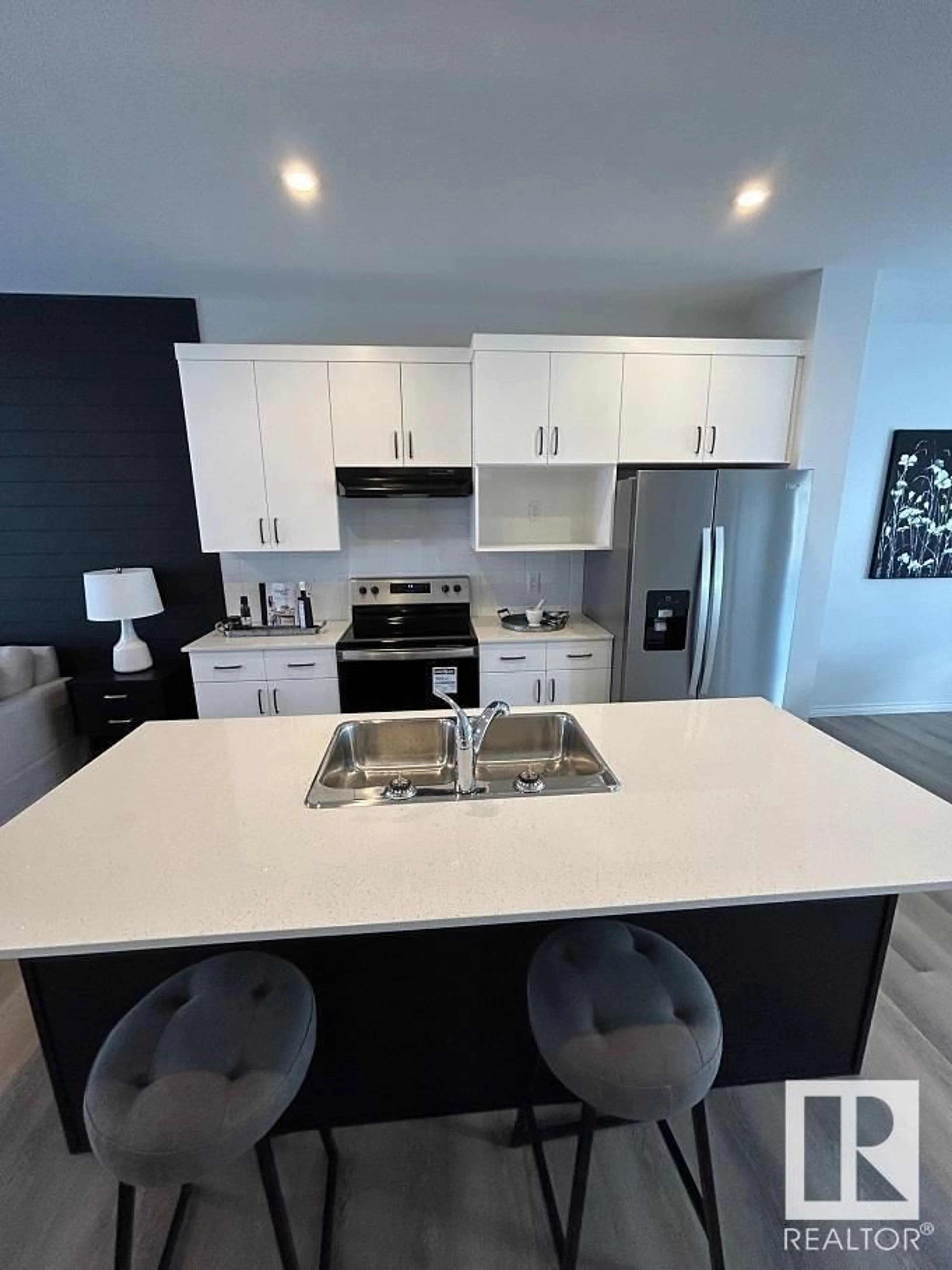 Contemporary kitchen for 5 RENWYCK PL, Spruce Grove Alberta T7X3W1