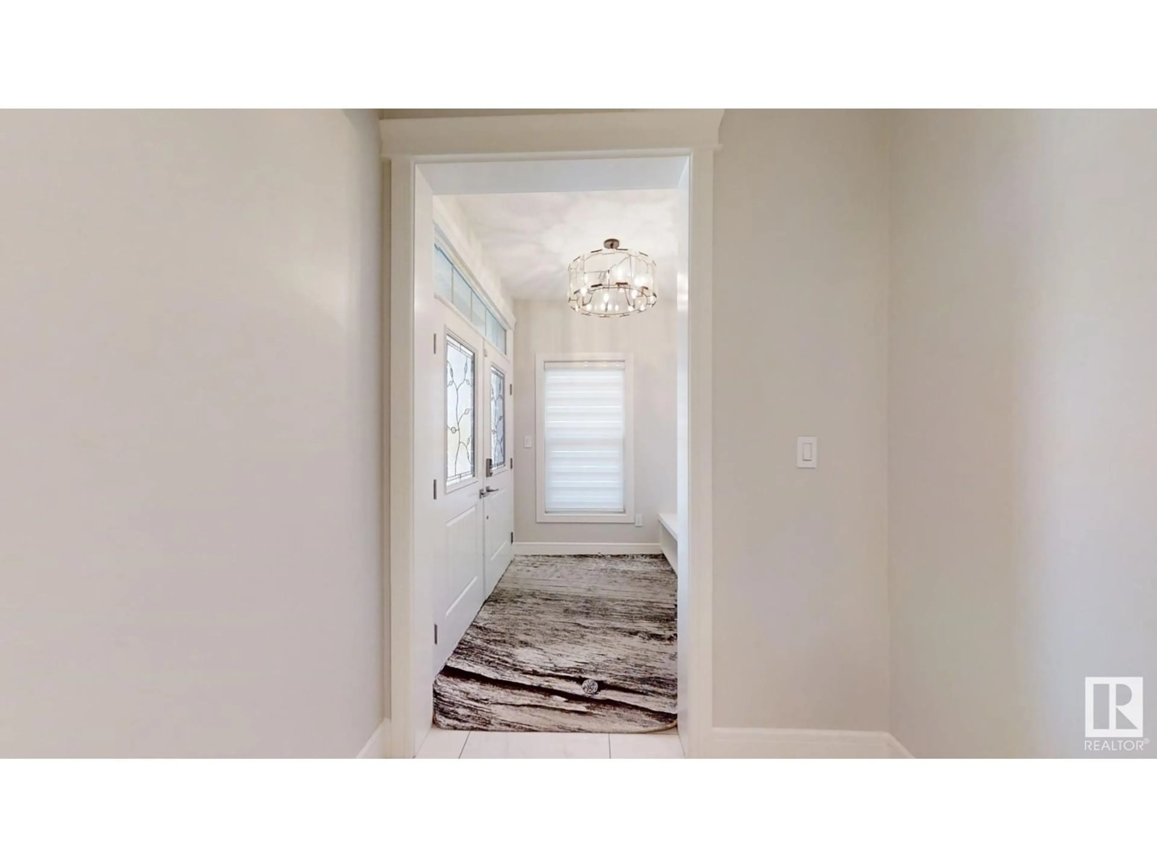 Indoor entryway, carpet floors for 3203 ABBOTT CR SW, Edmonton Alberta T6W2V3