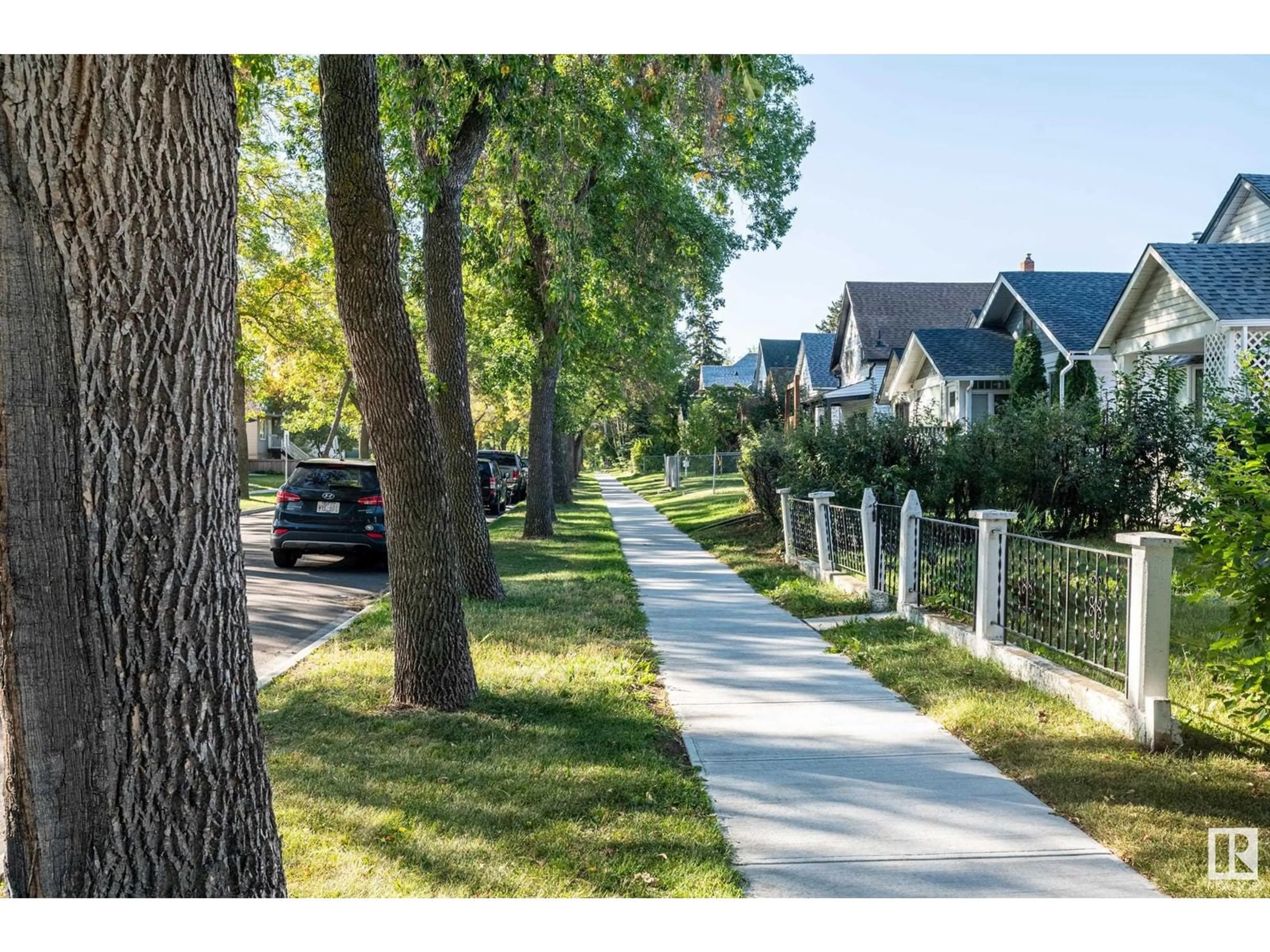 Frontside or backside of a home, the street view for 11646 94 ST NW, Edmonton Alberta T5G1H8