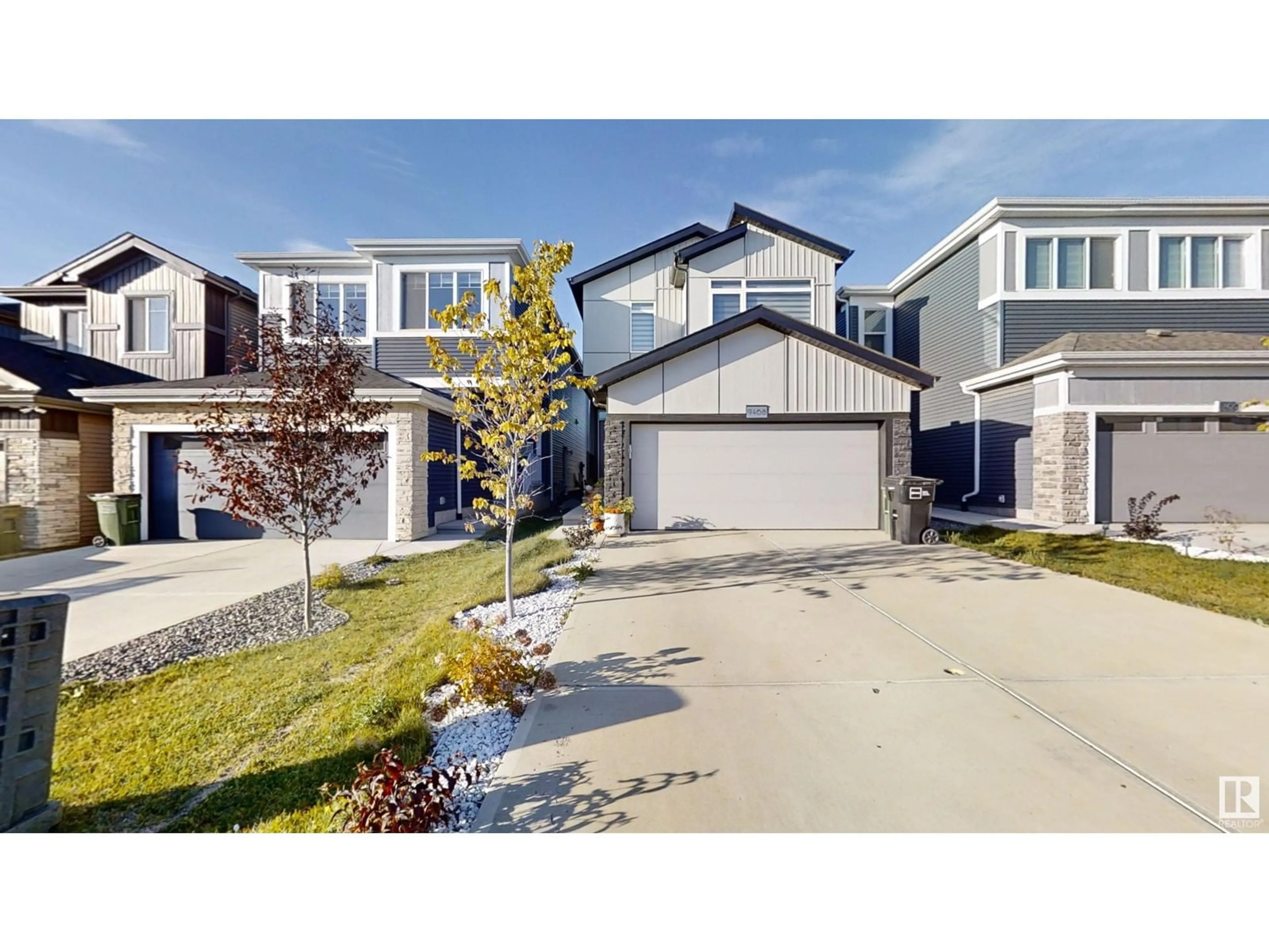 Frontside or backside of a home, the street view for 9468 Pear Cres SW, Edmonton Alberta T6X2Z6