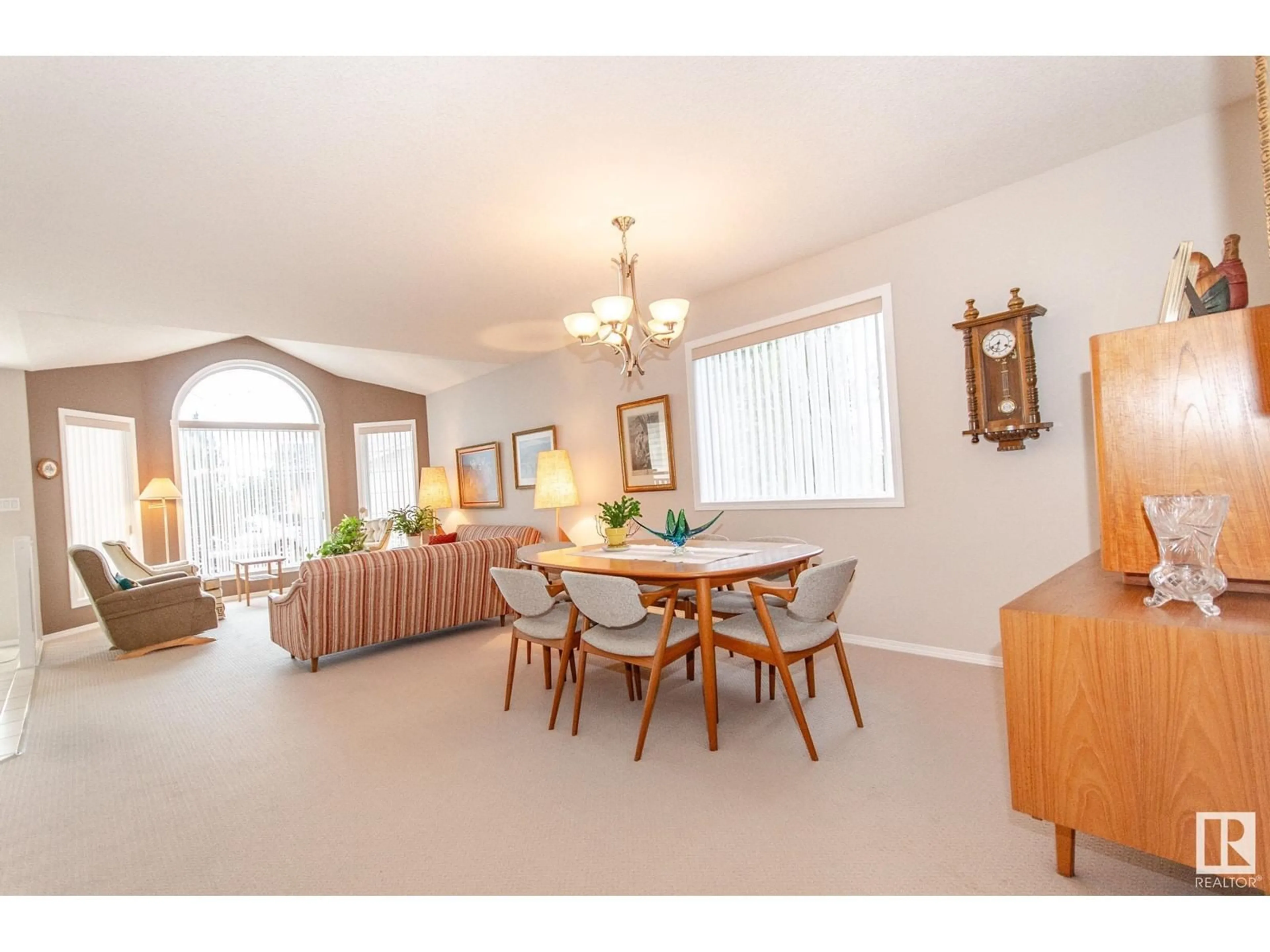 Dining room, wood floors, cottage for 3219 31 AV NW, Edmonton Alberta T6T1X4