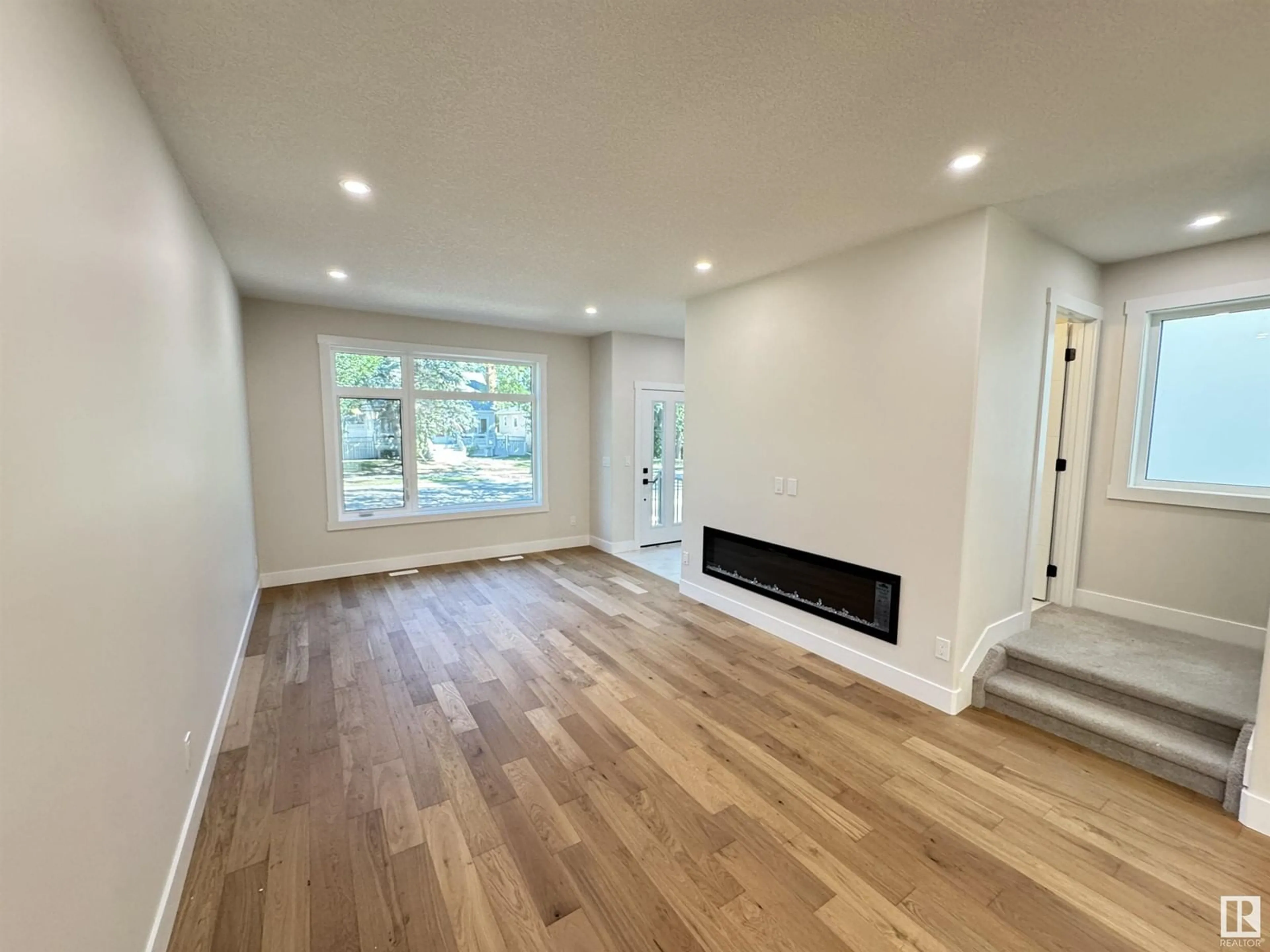 A pic of a room, wood floors for 11217 75 AV NW, Edmonton Alberta T6G0H4