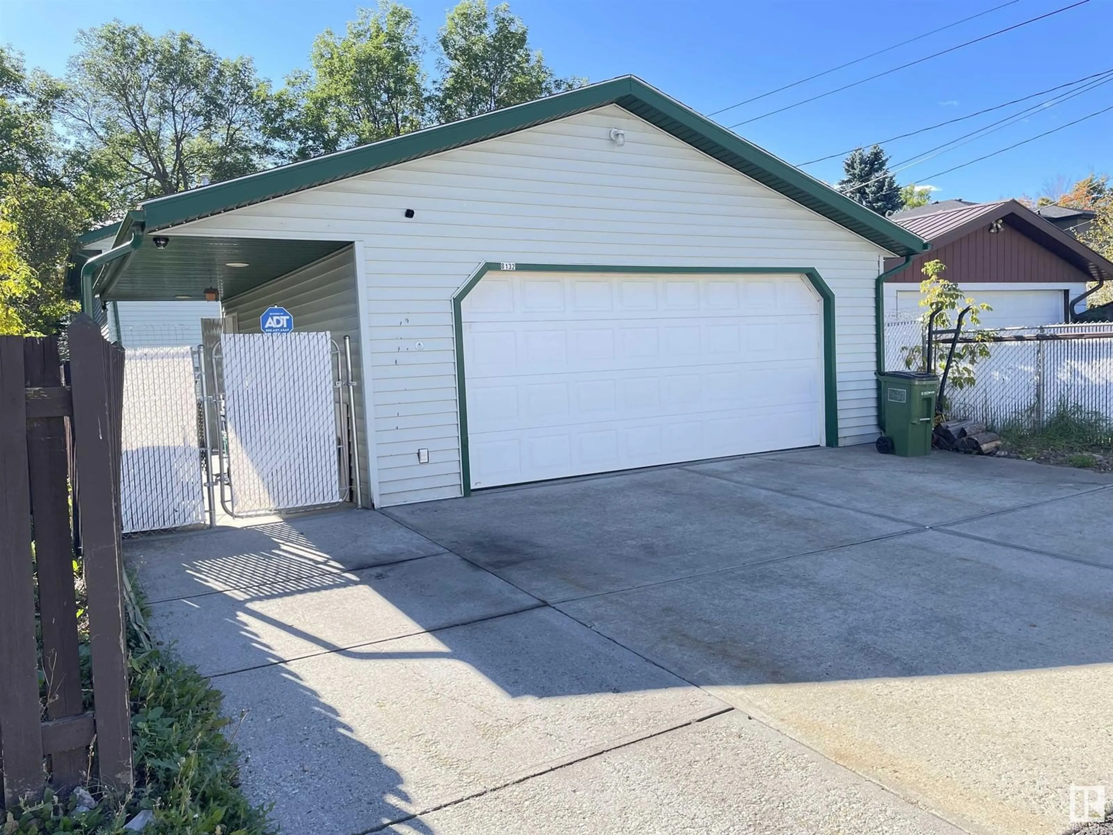 Indoor garage, unknown floor for 8132 81 AV NW, Edmonton Alberta T6C0V9