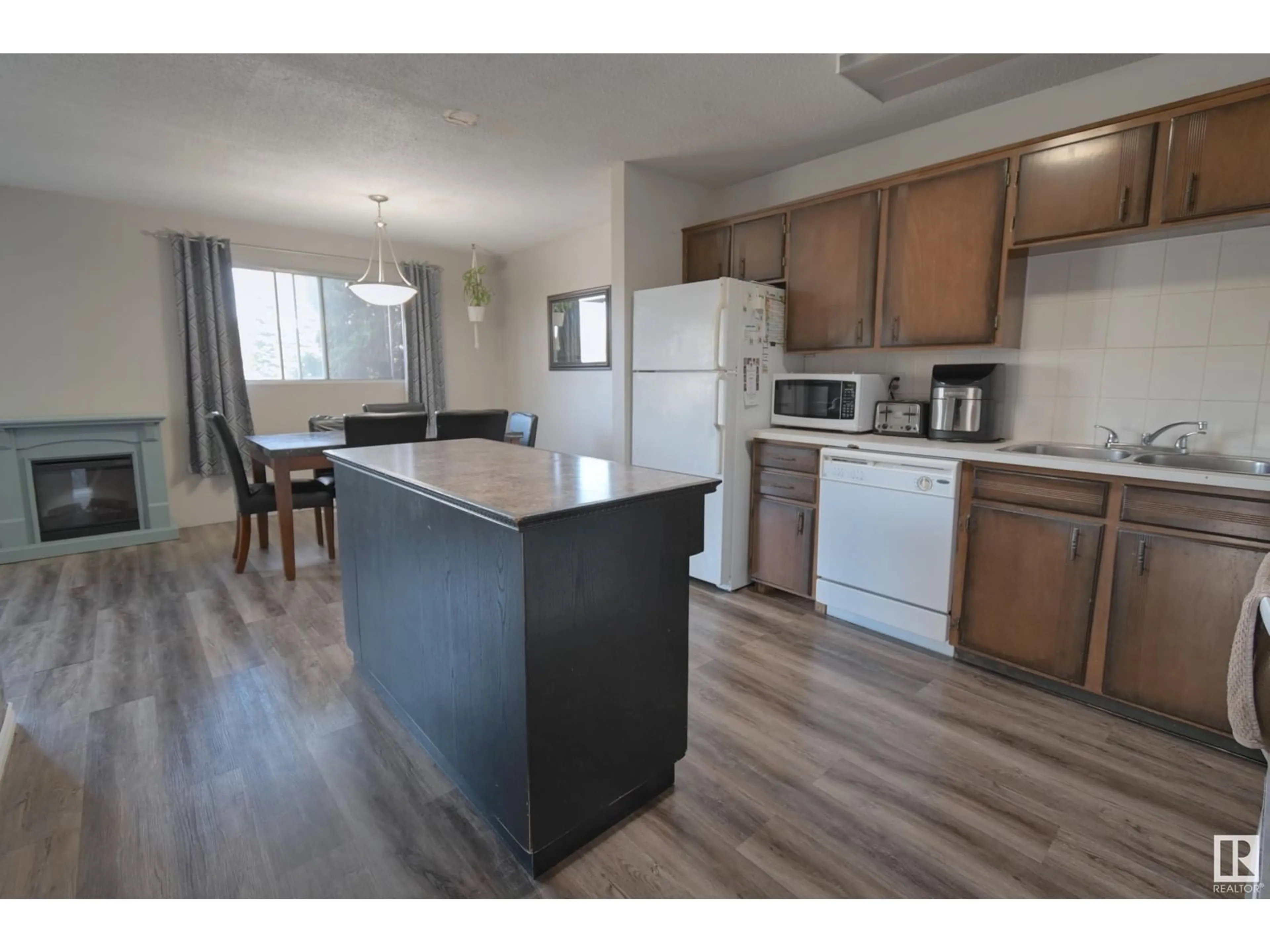 Standard kitchen for 37 BLAIRMORE ST, Spruce Grove Alberta T7X1H2