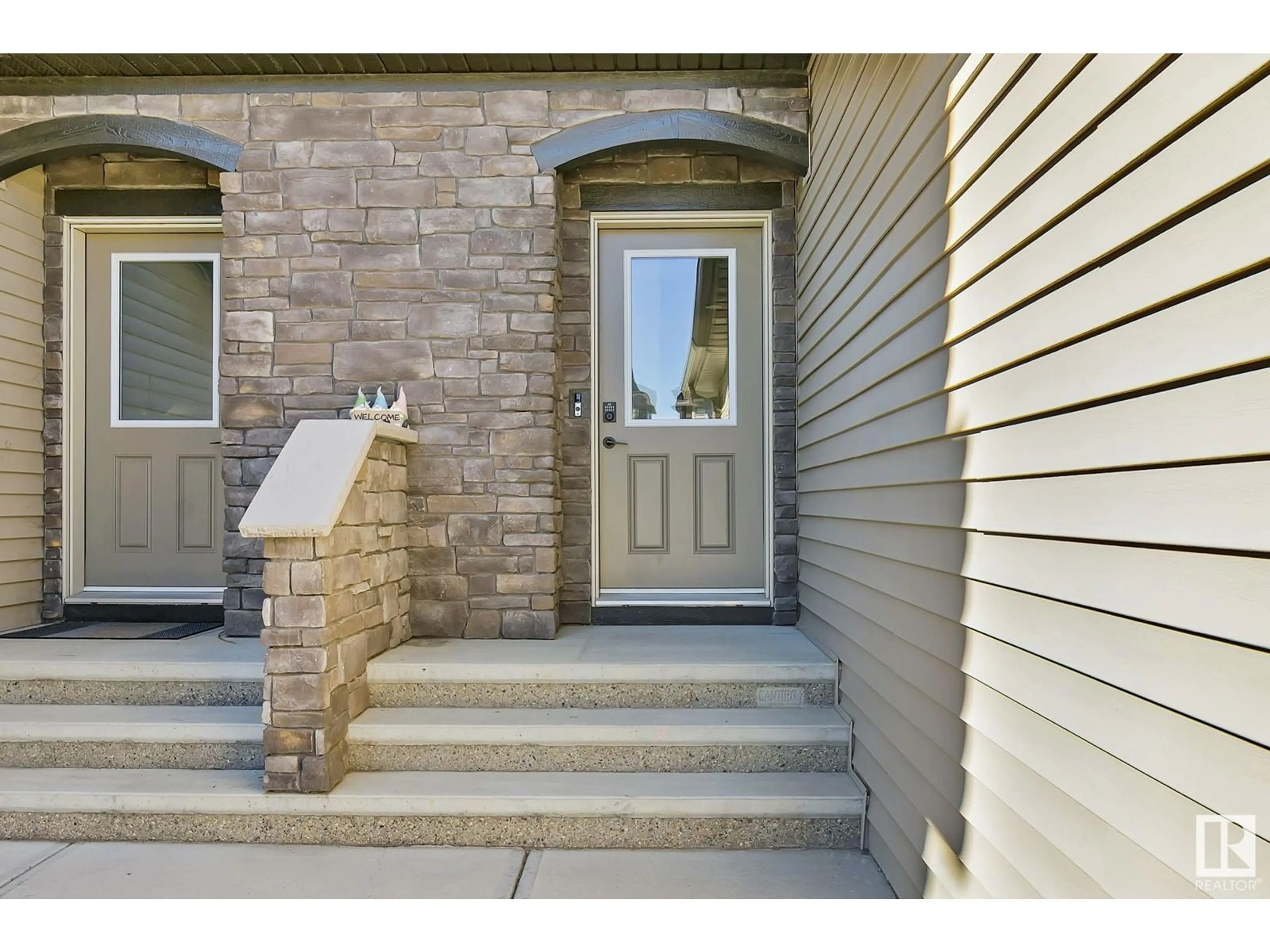 Indoor entryway for 79 GARNEAU GA, Spruce Grove Alberta T7X0Z7