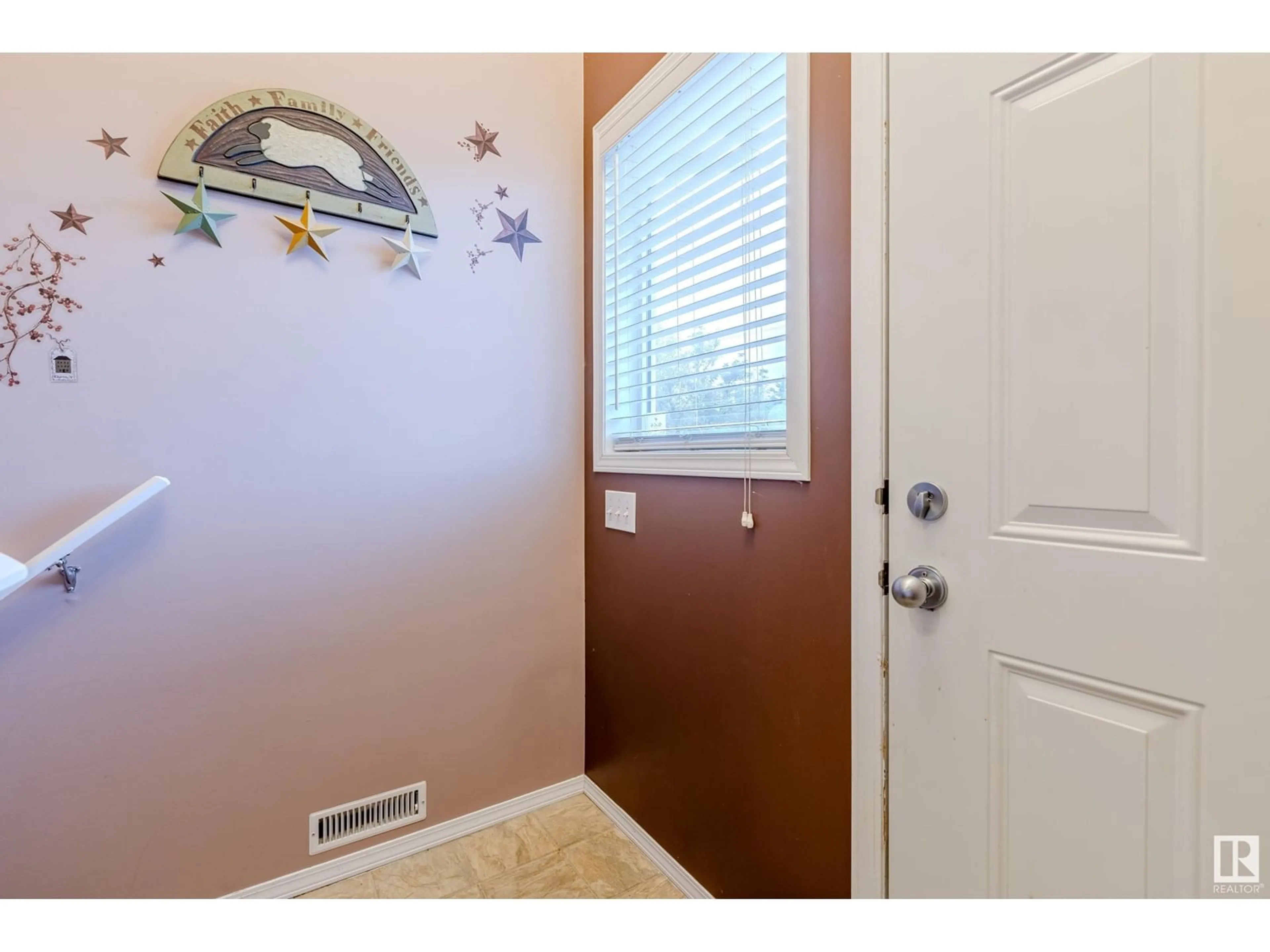 Indoor entryway, wood floors for 33 Spruce Meadow LN, Bon Accord Alberta T0A0K0