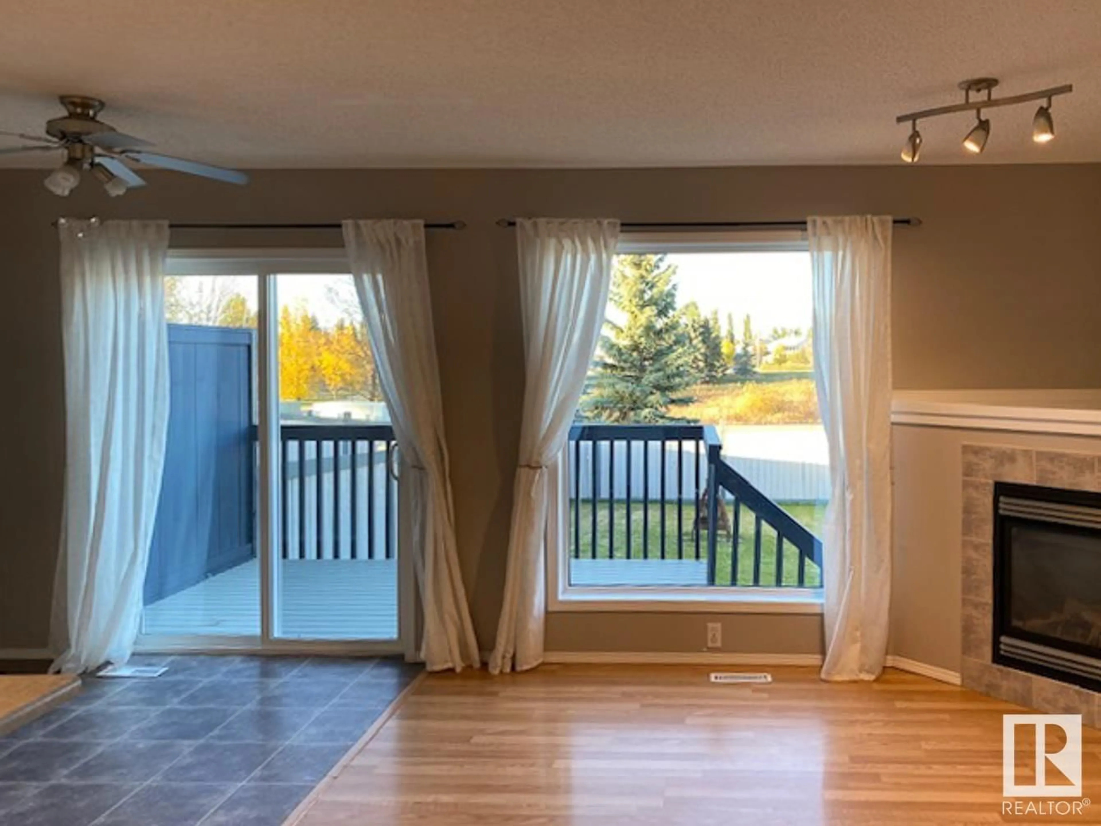 A pic of a room for #17 324 Heatherglen DR, Spruce Grove Alberta T7X4J4