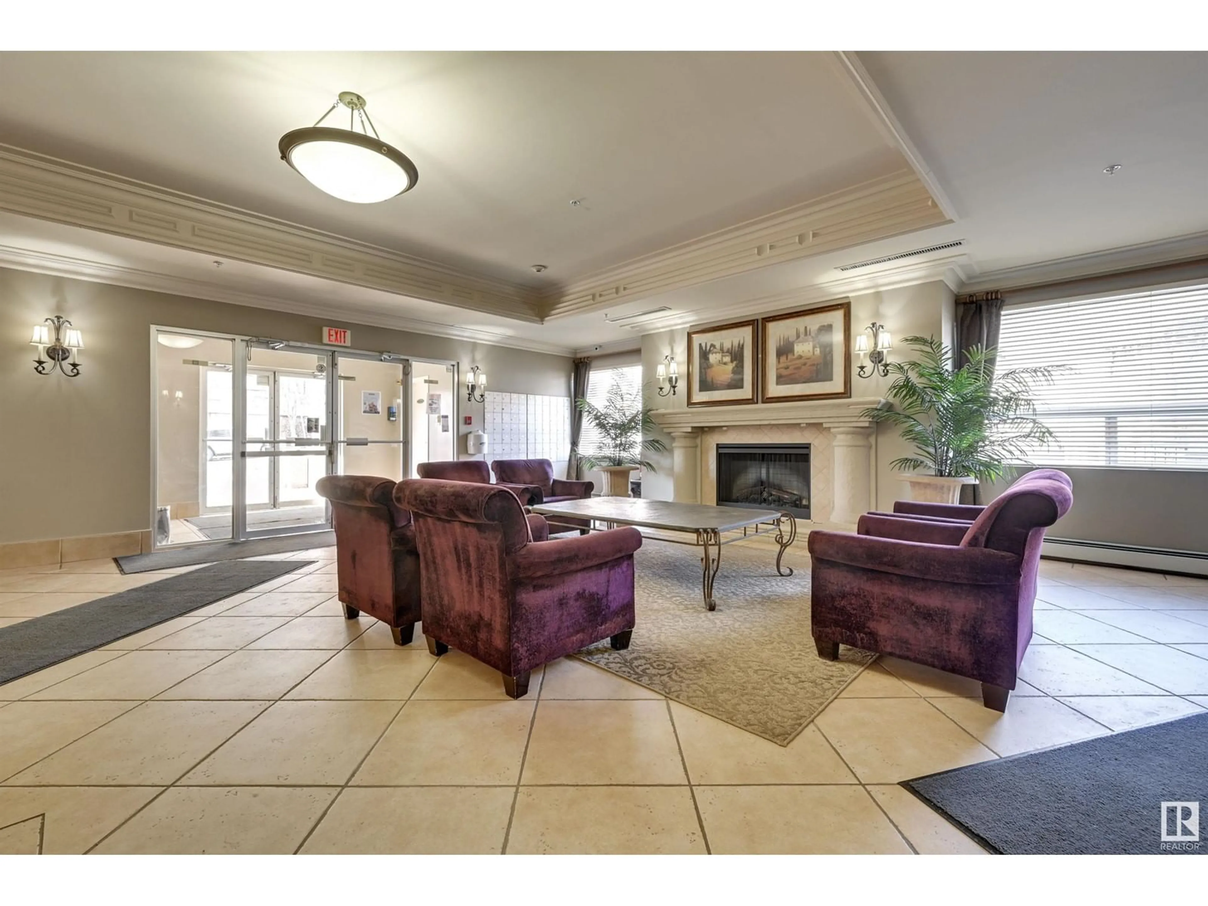 Indoor lobby for #804 9707 105 ST NW, Edmonton Alberta T5K2Y4